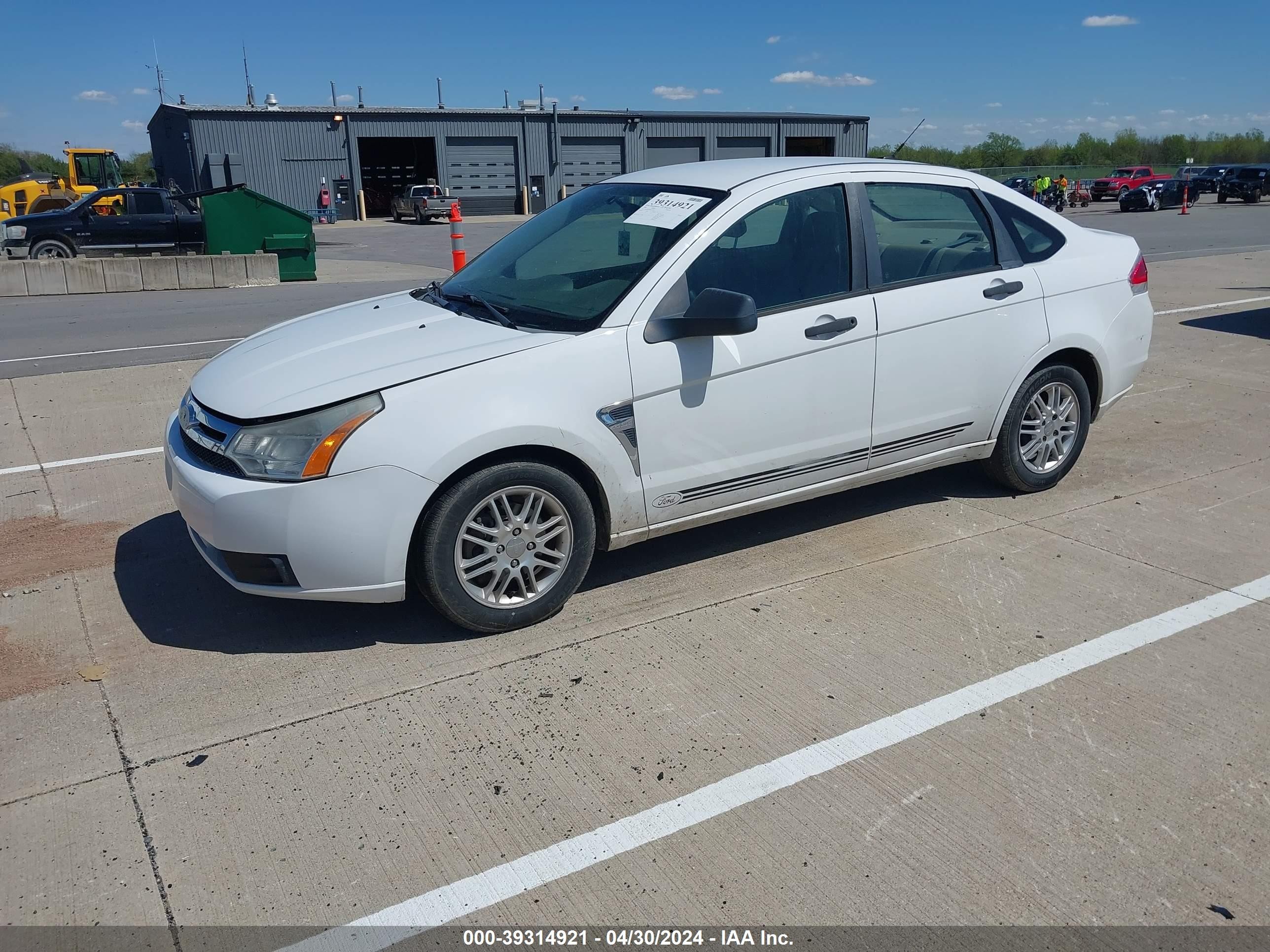 Photo 1 VIN: 1FAHP35N98W250842 - FORD FOCUS 