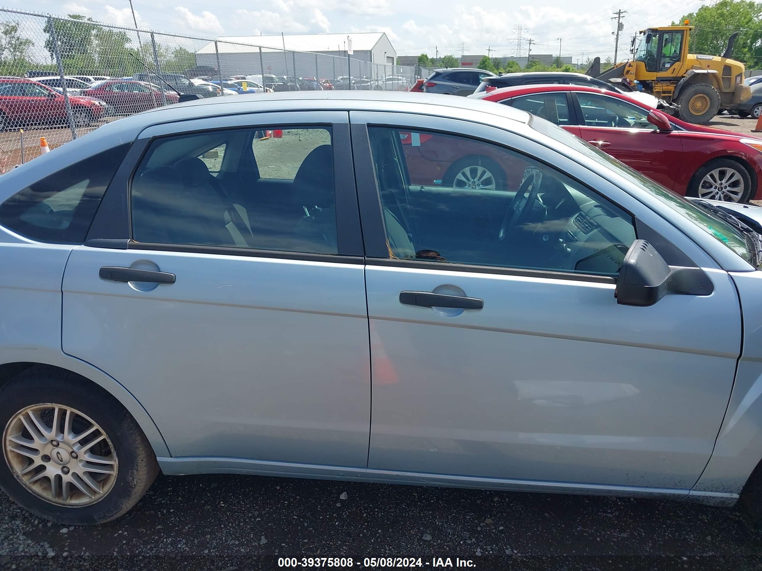 Photo 11 VIN: 1FAHP35N99W150435 - FORD FOCUS 