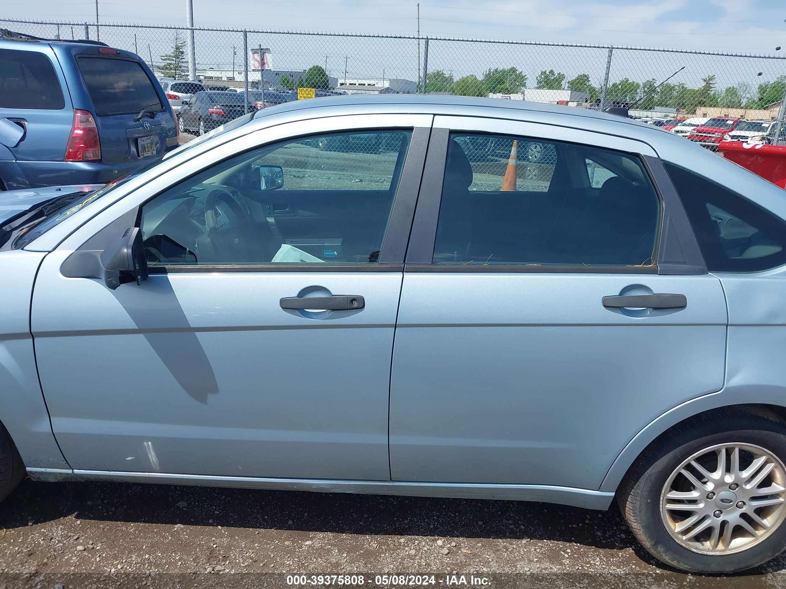 Photo 12 VIN: 1FAHP35N99W150435 - FORD FOCUS 