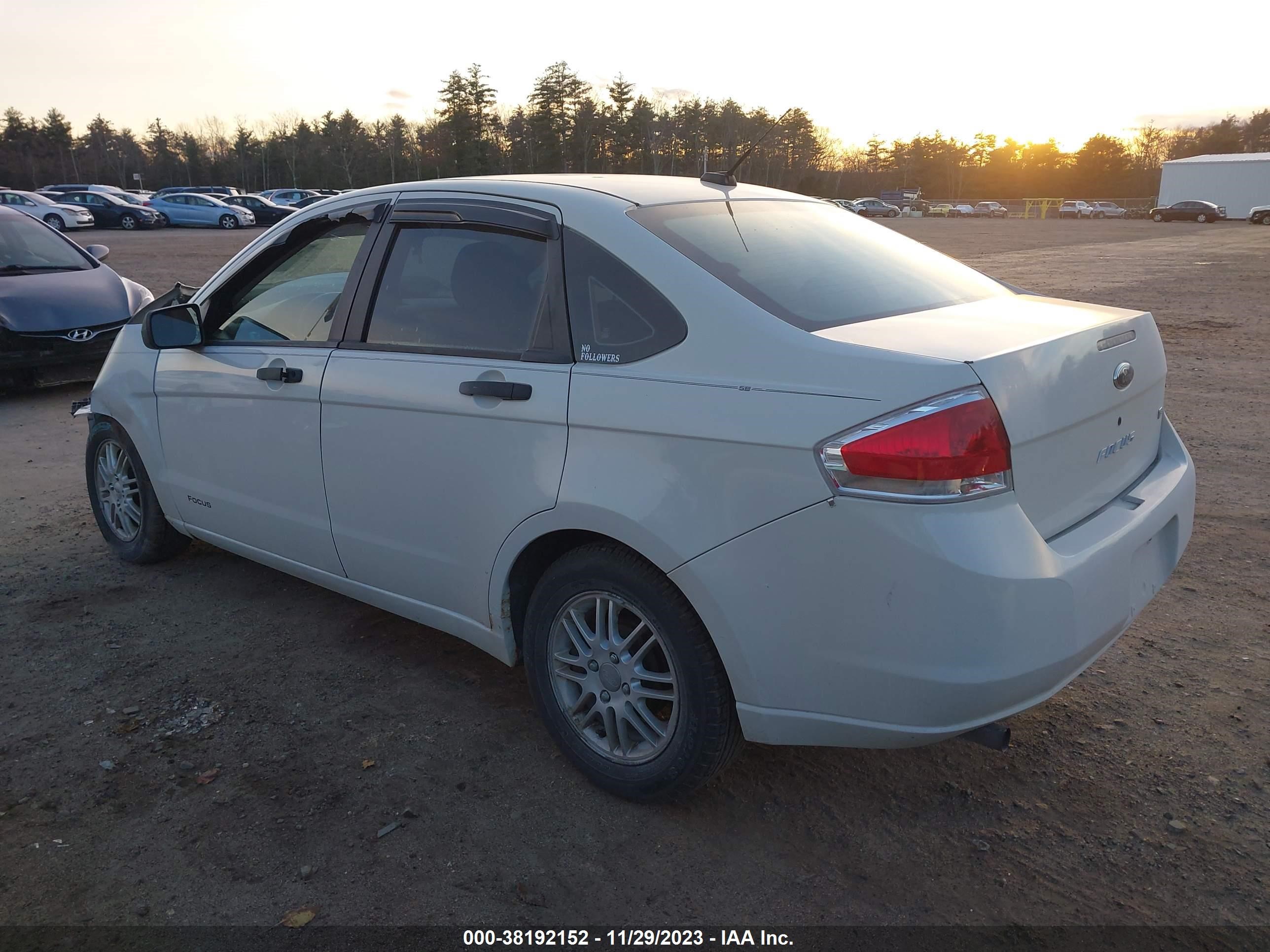 Photo 2 VIN: 1FAHP35N99W164268 - FORD FOCUS 