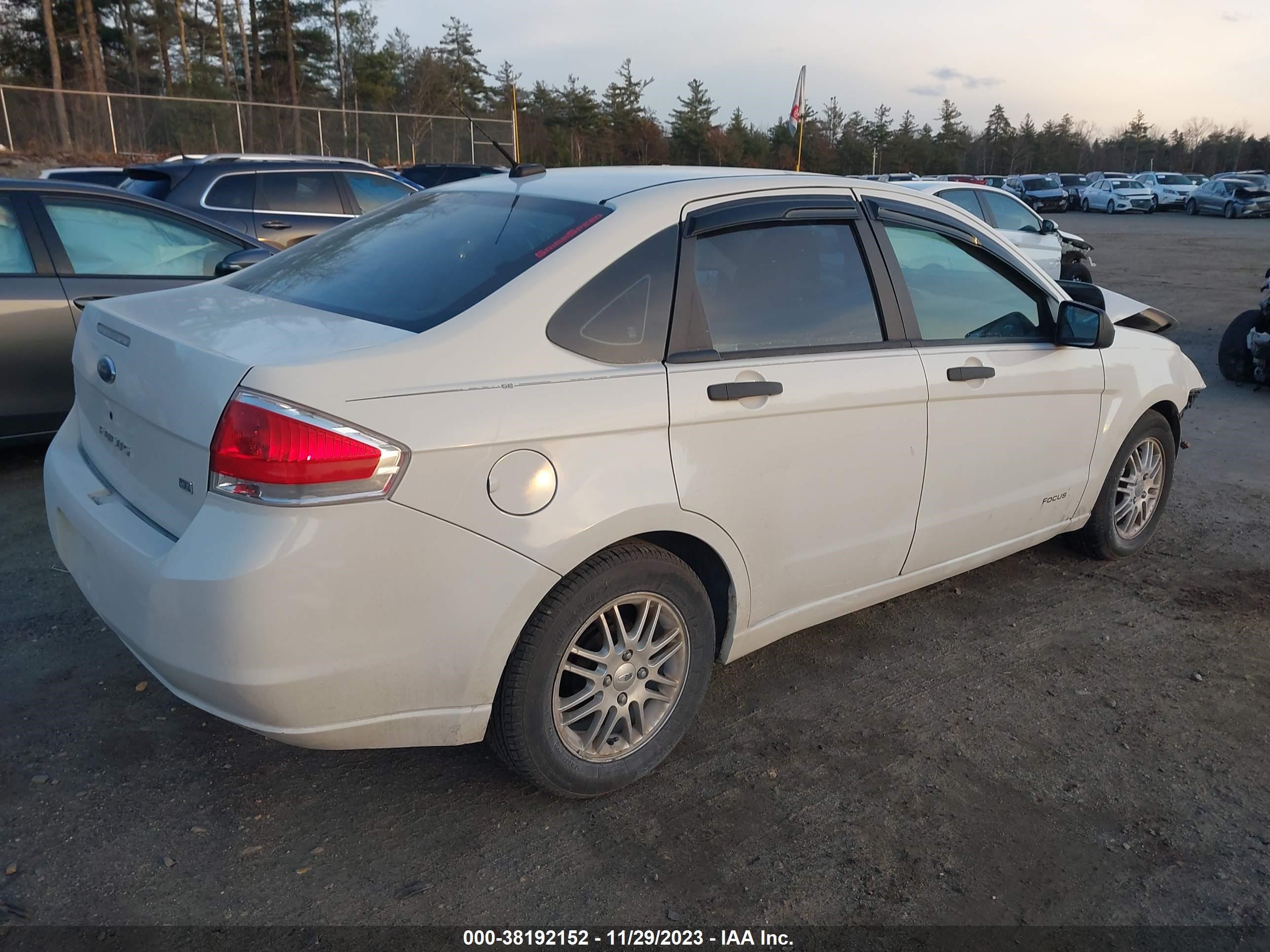 Photo 3 VIN: 1FAHP35N99W164268 - FORD FOCUS 