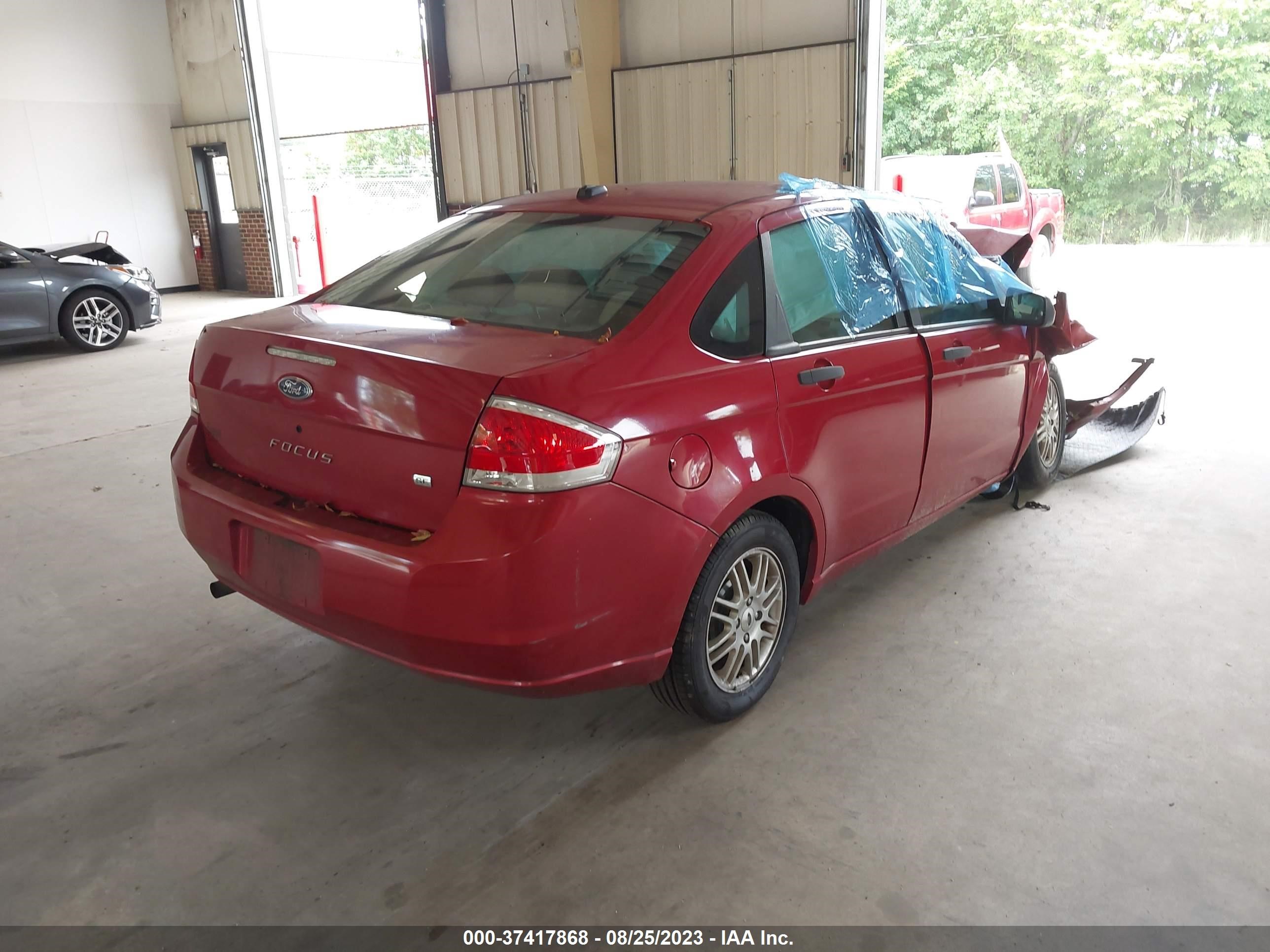 Photo 3 VIN: 1FAHP35N99W171205 - FORD FOCUS 