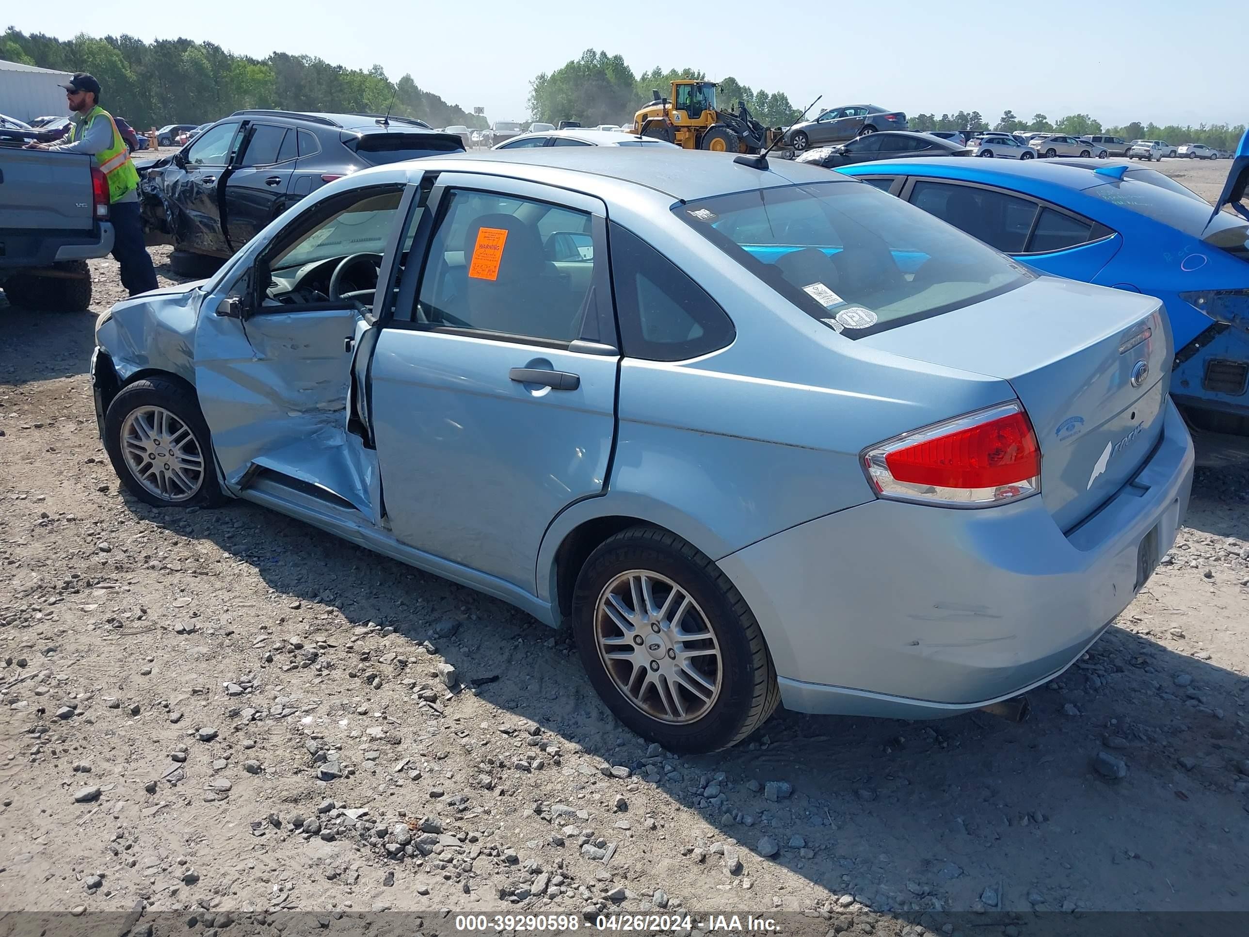 Photo 2 VIN: 1FAHP35N99W208415 - FORD FOCUS 