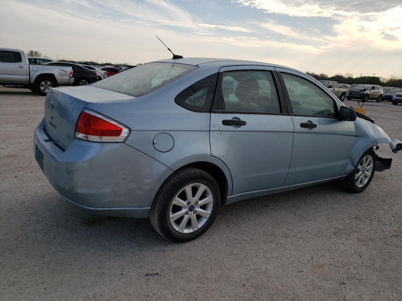 Photo 2 VIN: 1FAHP35N99W246825 - FORD FOCUS 