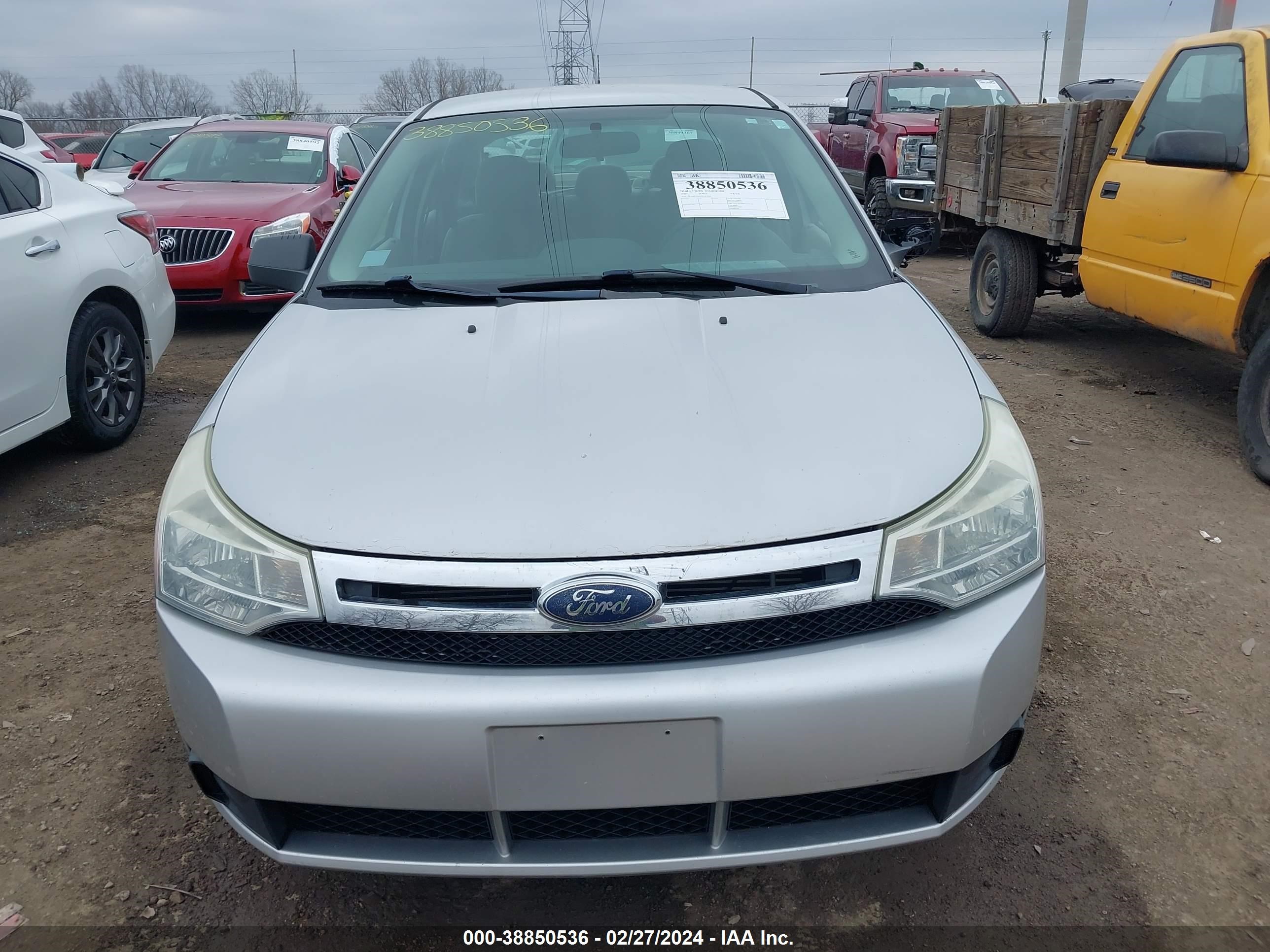 Photo 11 VIN: 1FAHP35N99W247490 - FORD FOCUS 