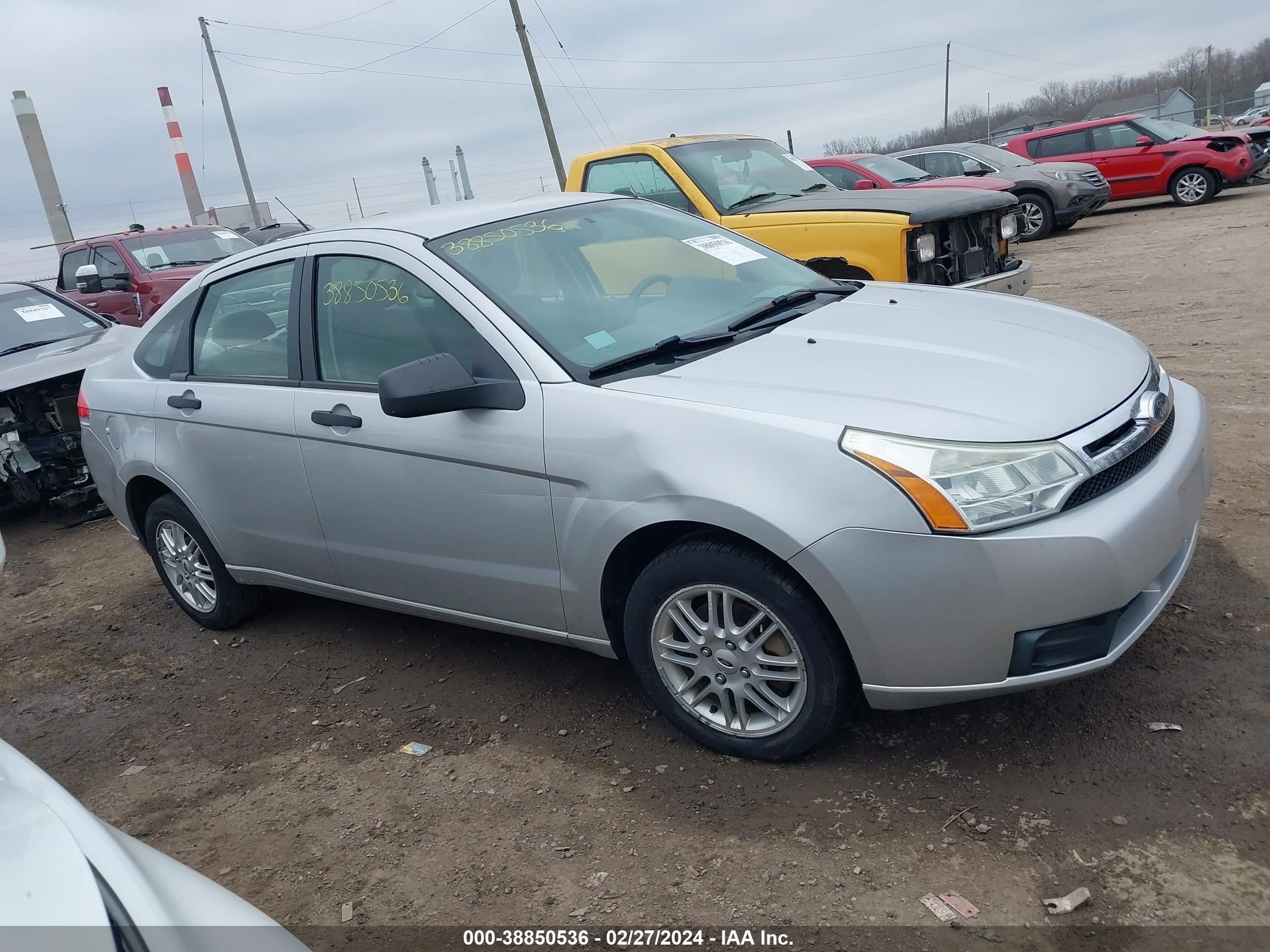 Photo 12 VIN: 1FAHP35N99W247490 - FORD FOCUS 