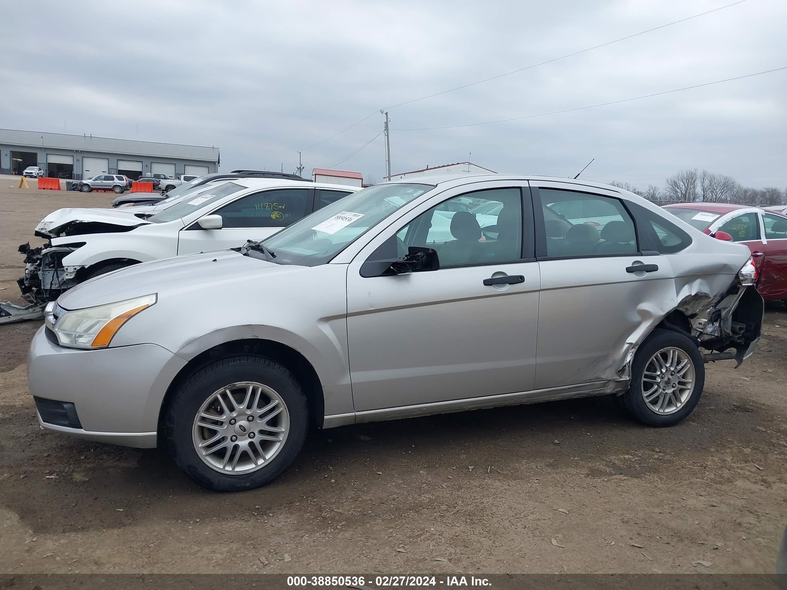 Photo 13 VIN: 1FAHP35N99W247490 - FORD FOCUS 