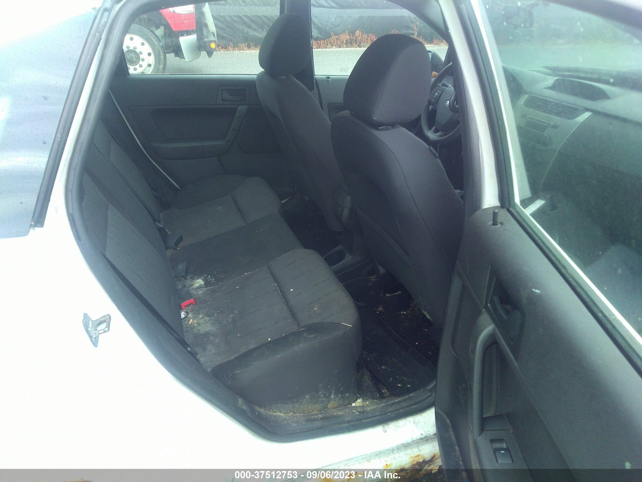 Photo 7 VIN: 1FAHP35N99W257906 - FORD FOCUS 