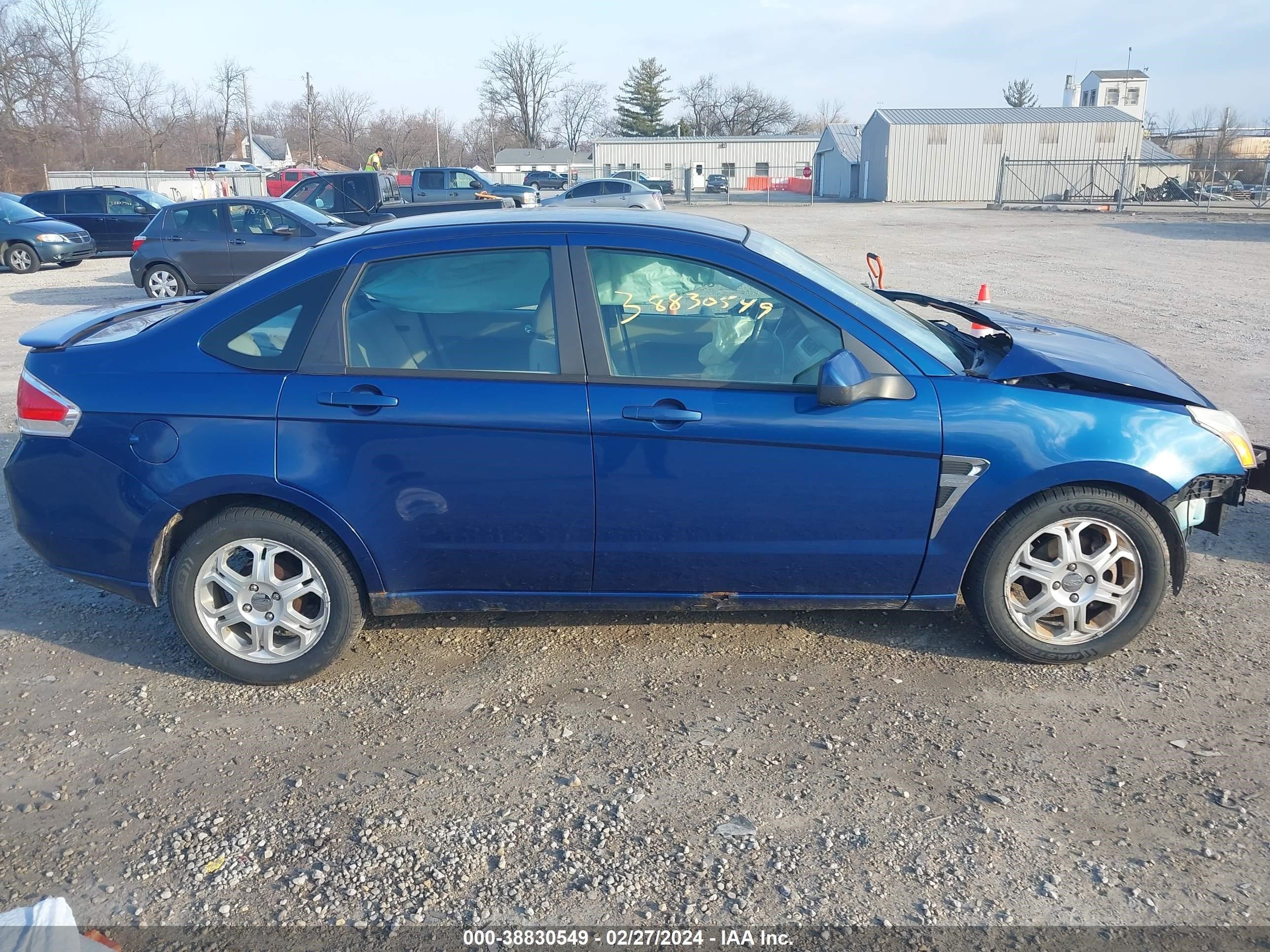 Photo 13 VIN: 1FAHP35NX8W151270 - FORD FOCUS 