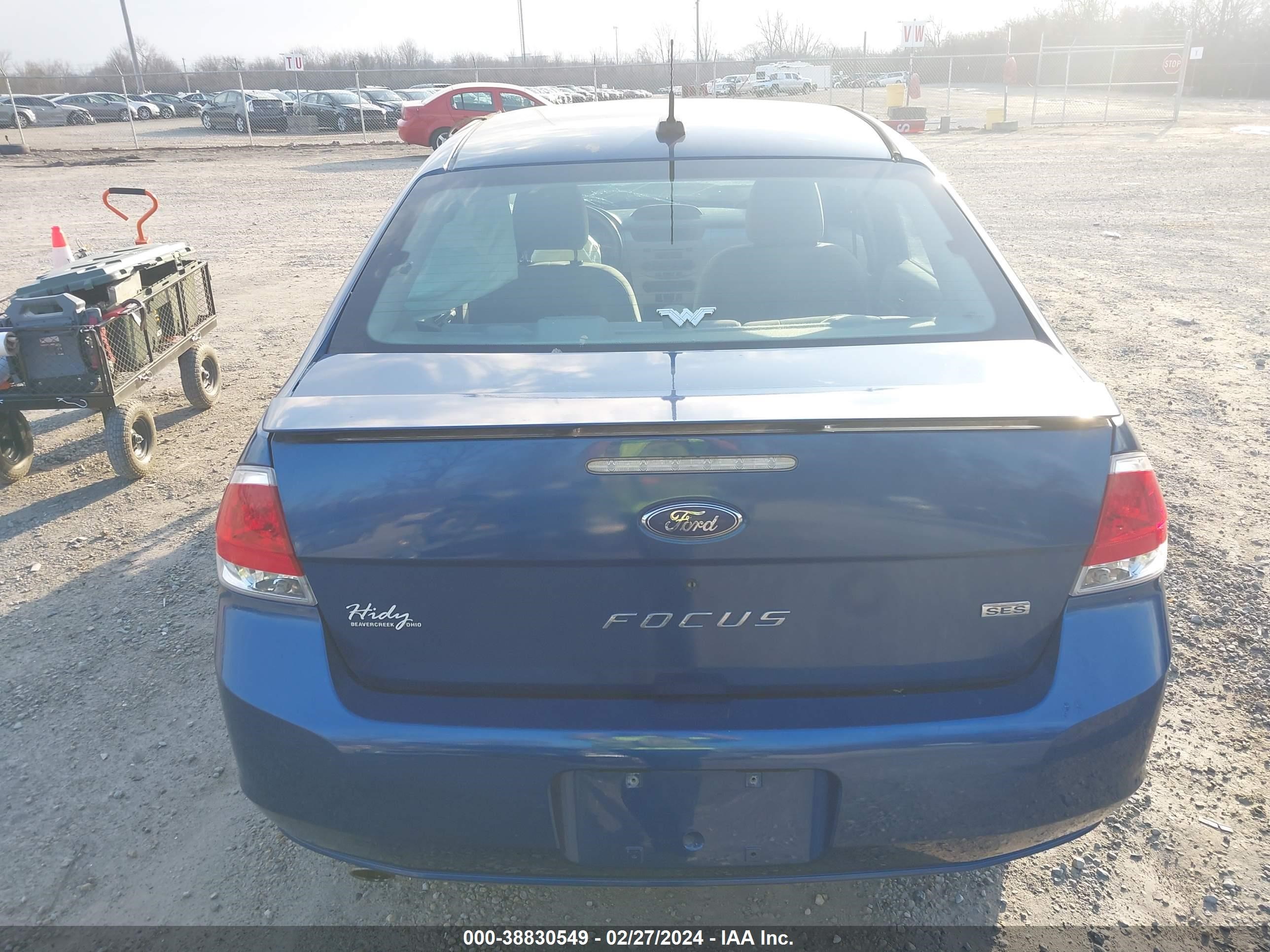 Photo 16 VIN: 1FAHP35NX8W151270 - FORD FOCUS 