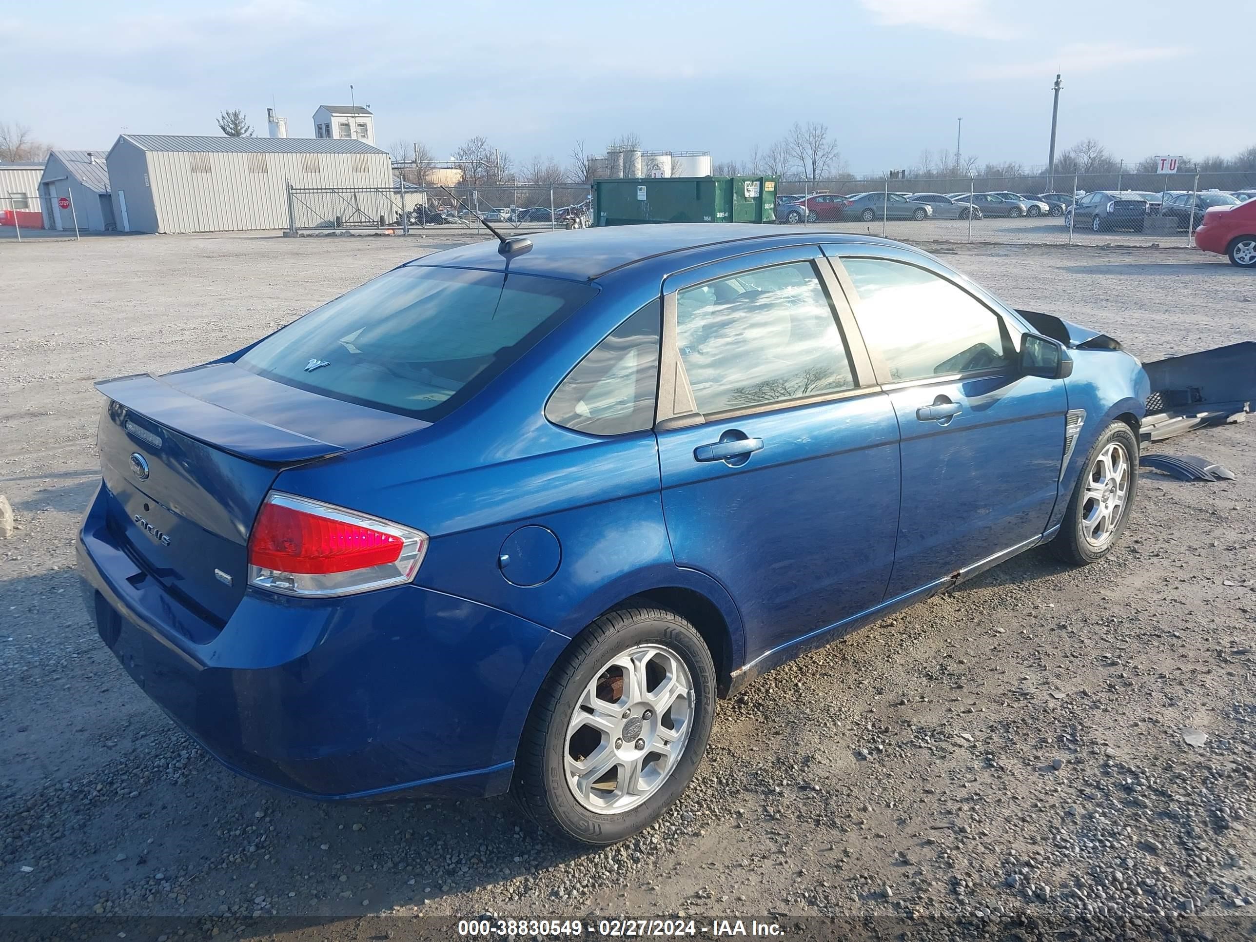 Photo 3 VIN: 1FAHP35NX8W151270 - FORD FOCUS 