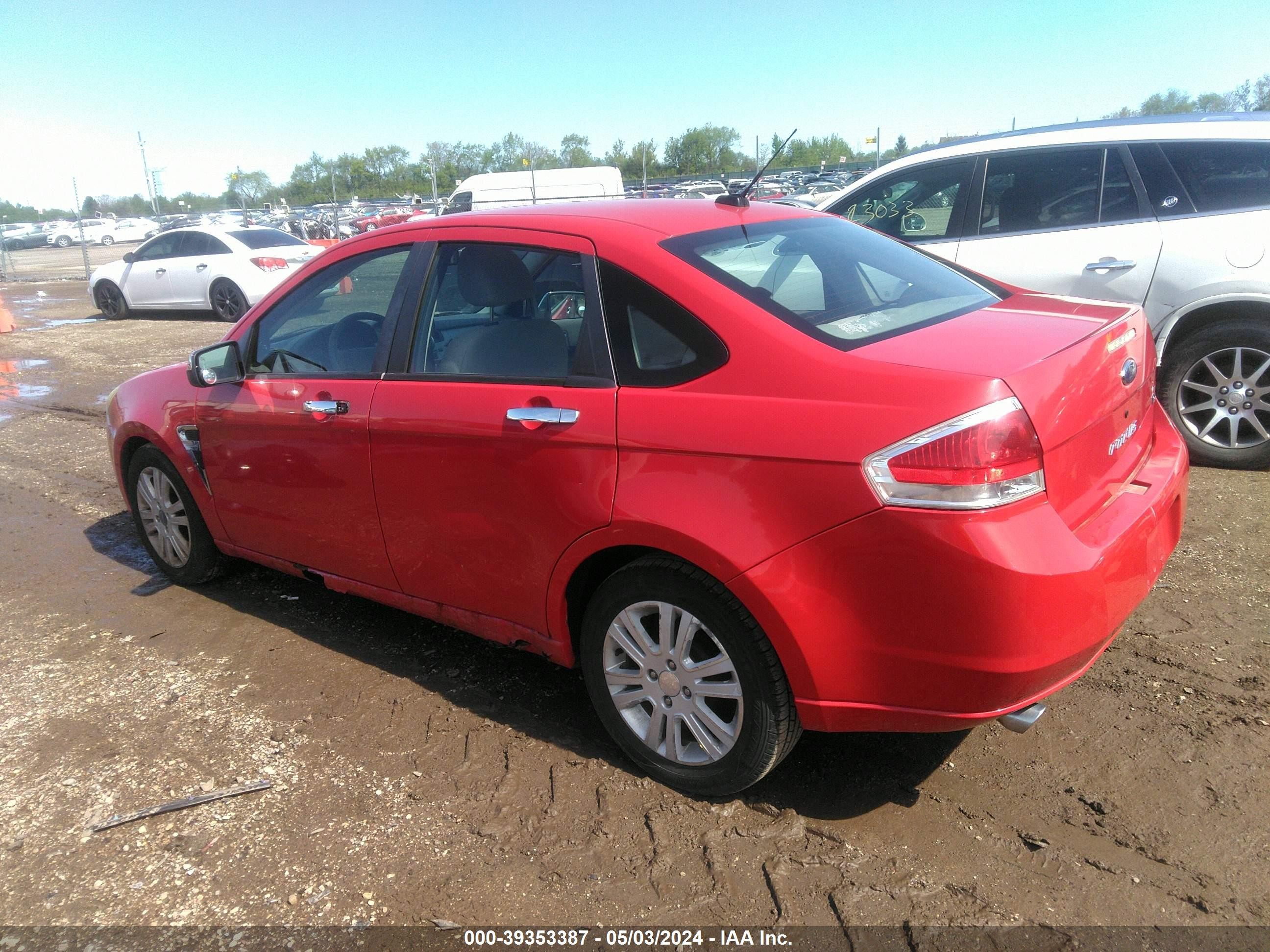 Photo 2 VIN: 1FAHP35NX8W166612 - FORD FOCUS 