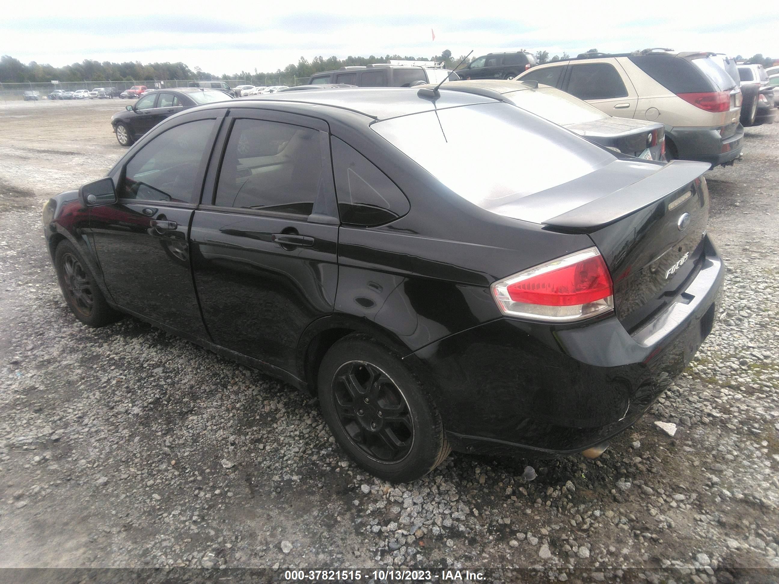 Photo 2 VIN: 1FAHP35NX8W180719 - FORD FOCUS 