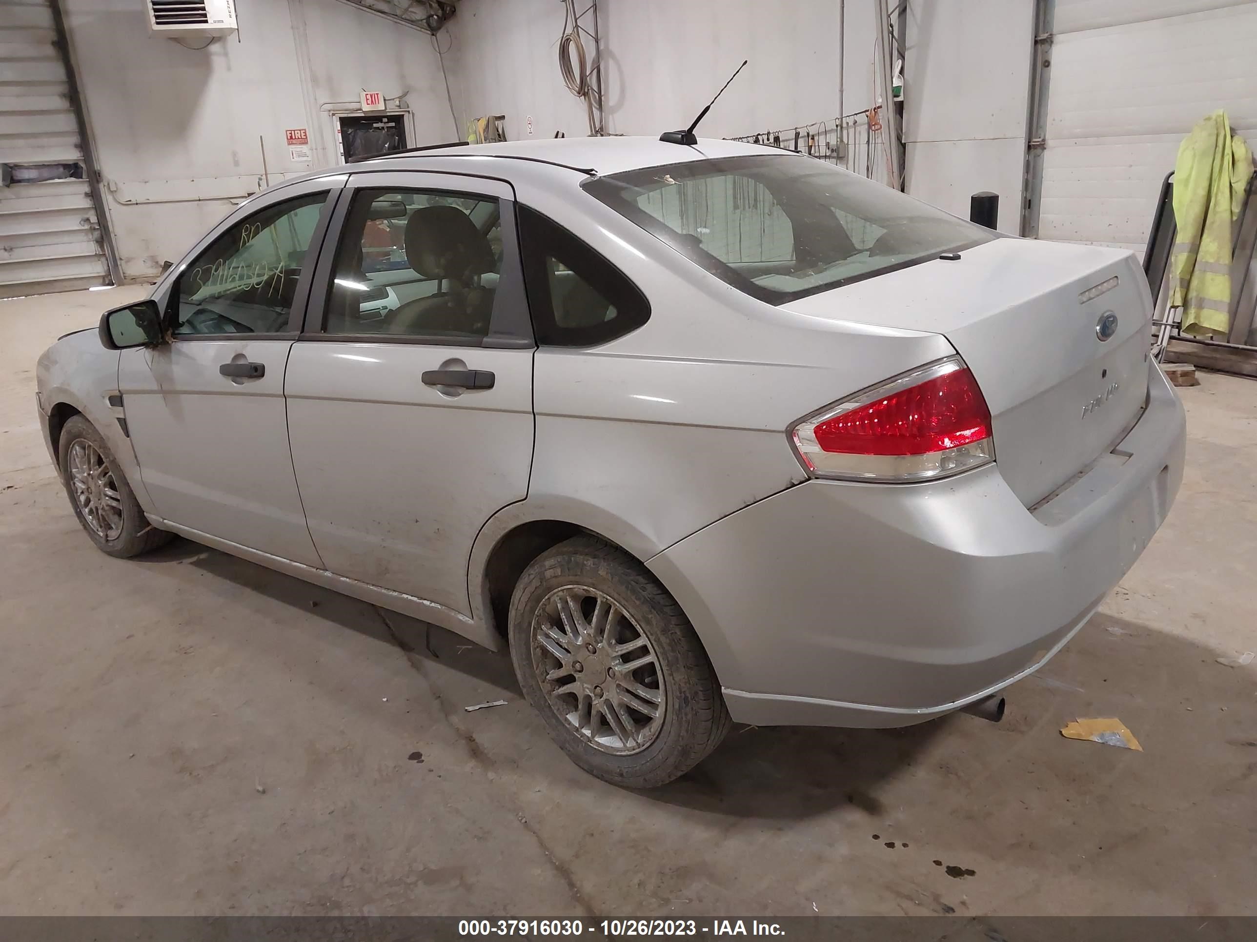 Photo 2 VIN: 1FAHP35NX8W227134 - FORD FOCUS 