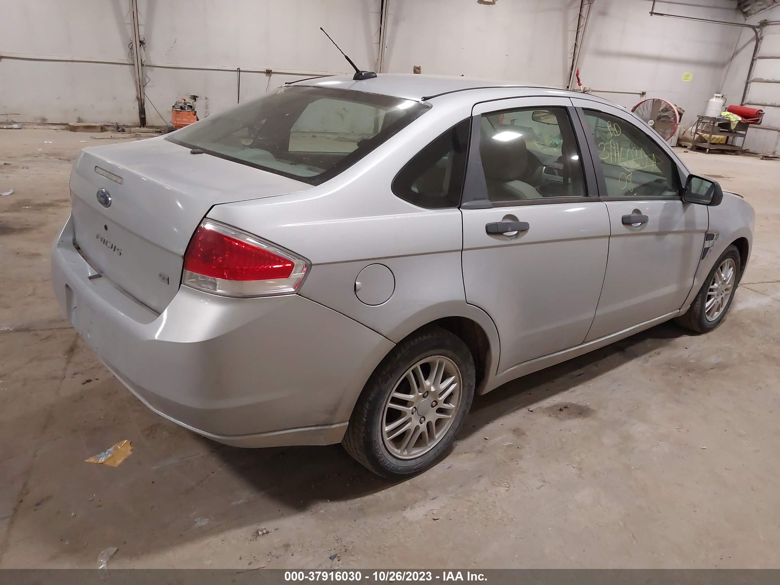 Photo 3 VIN: 1FAHP35NX8W227134 - FORD FOCUS 