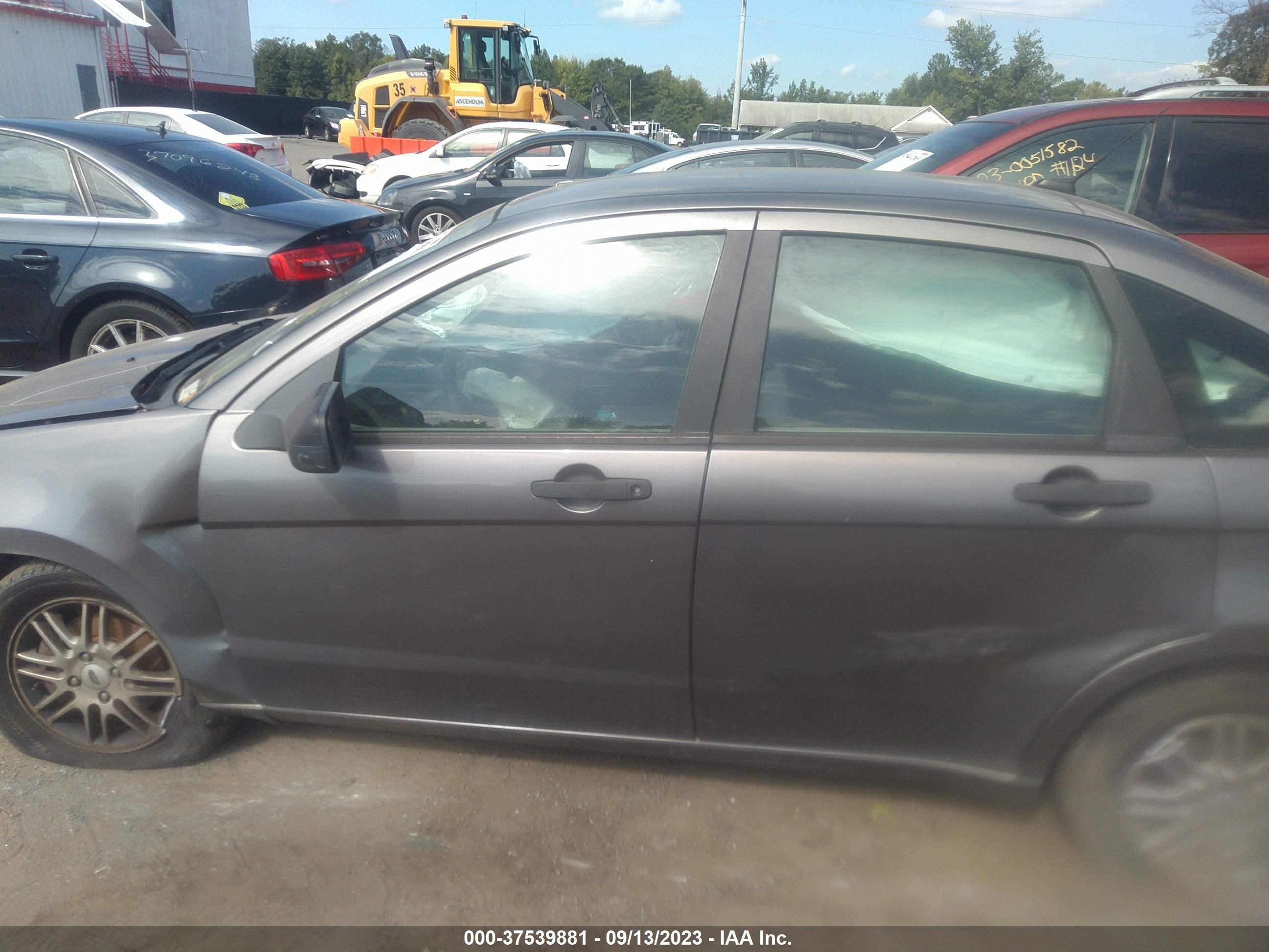 Photo 13 VIN: 1FAHP35NX9W128797 - FORD FOCUS 