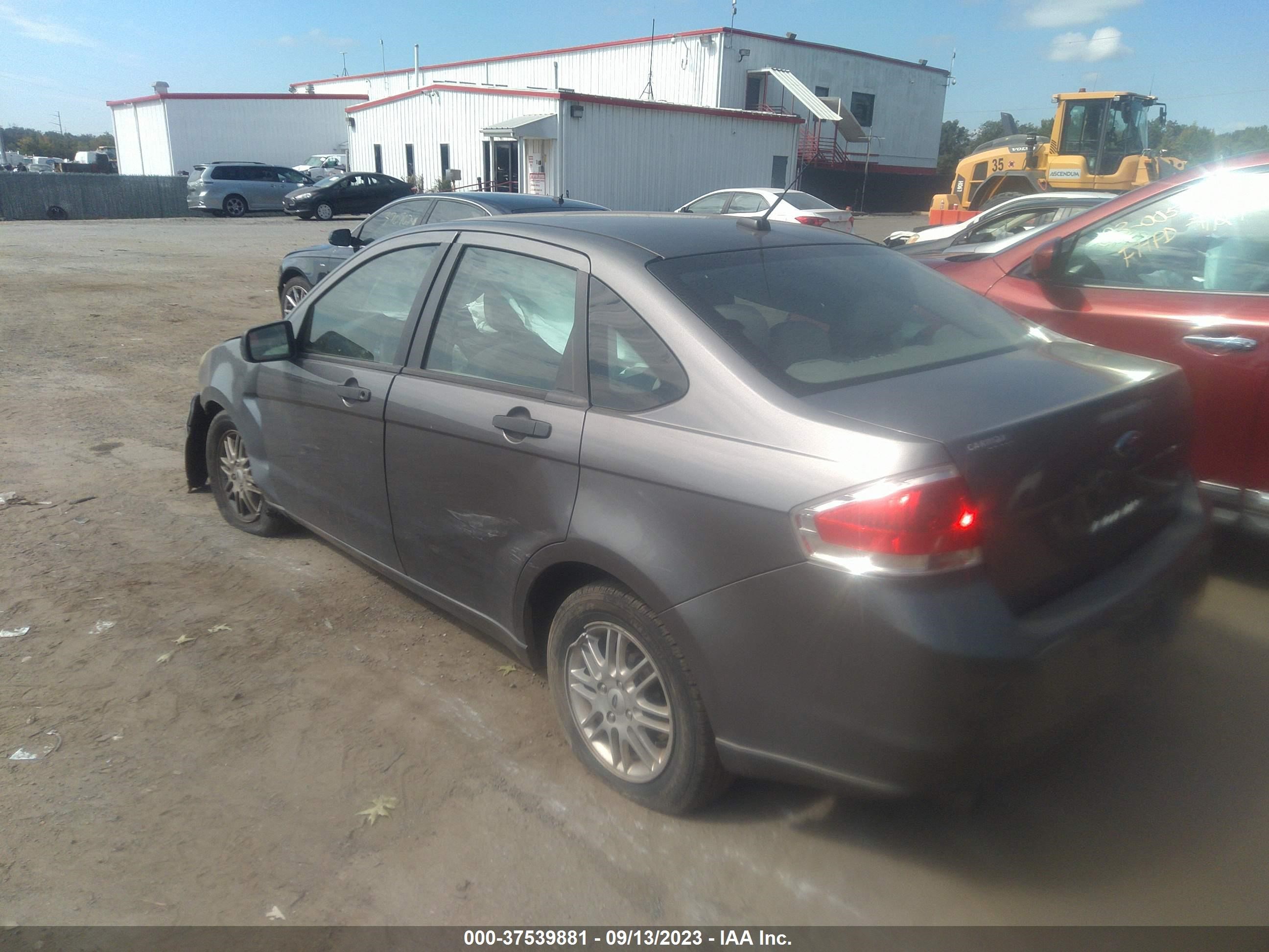 Photo 2 VIN: 1FAHP35NX9W128797 - FORD FOCUS 