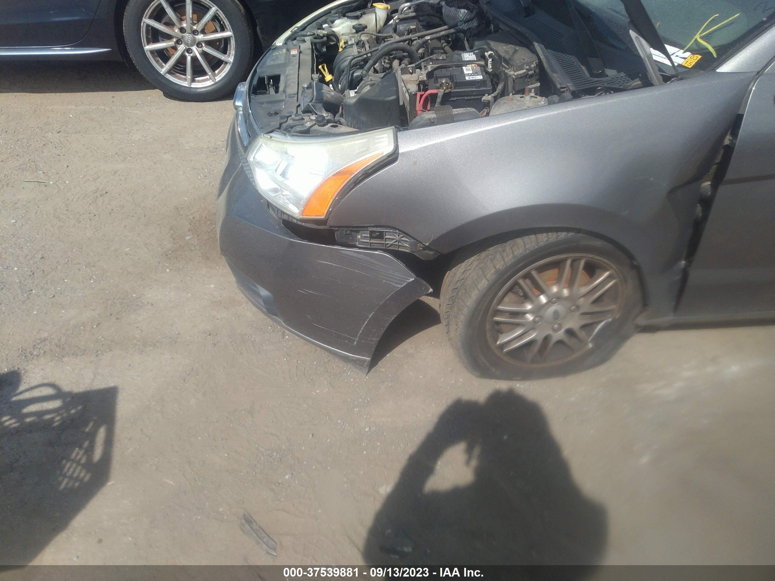 Photo 5 VIN: 1FAHP35NX9W128797 - FORD FOCUS 