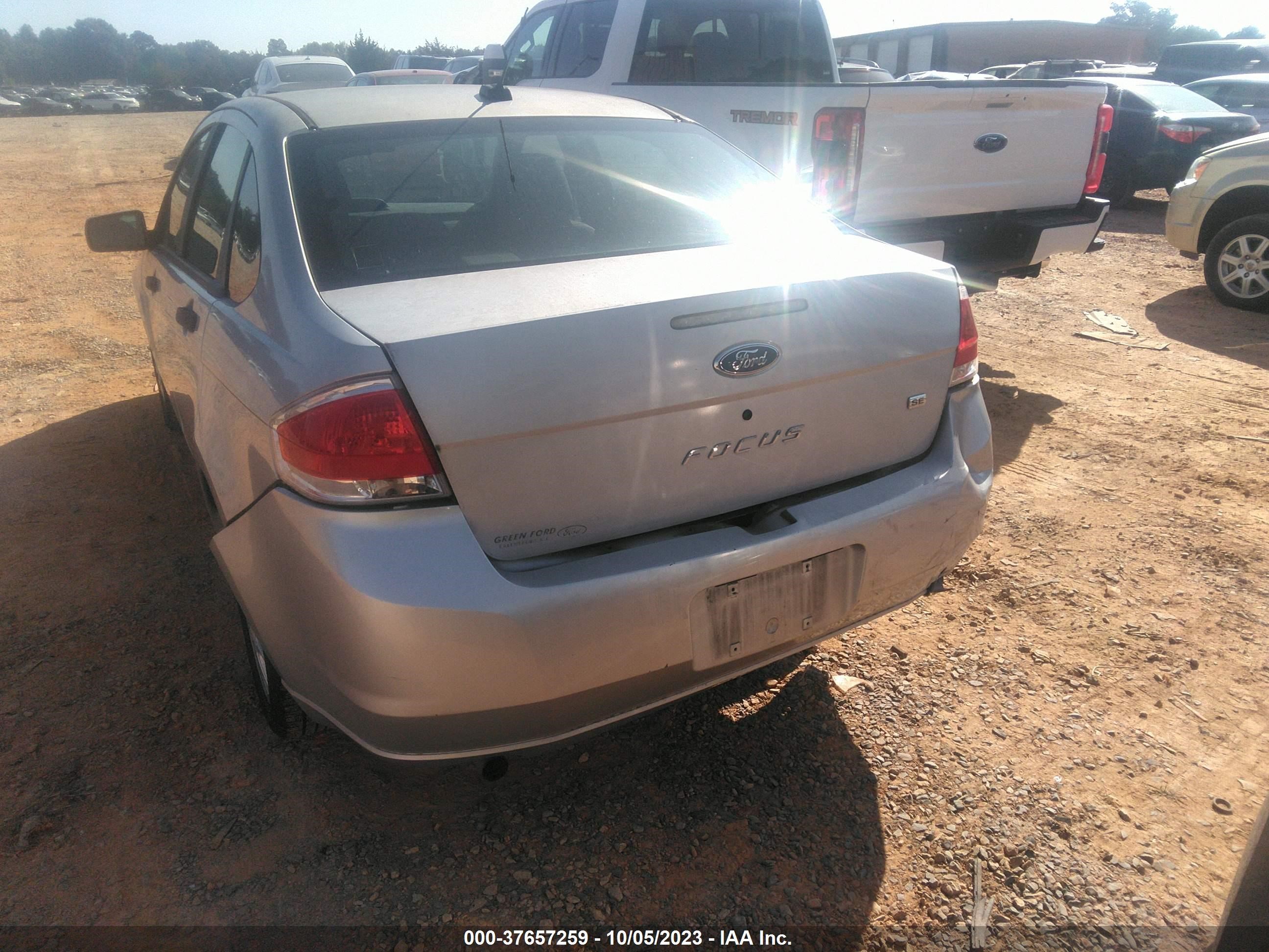 Photo 5 VIN: 1FAHP35NX9W208407 - FORD FOCUS 