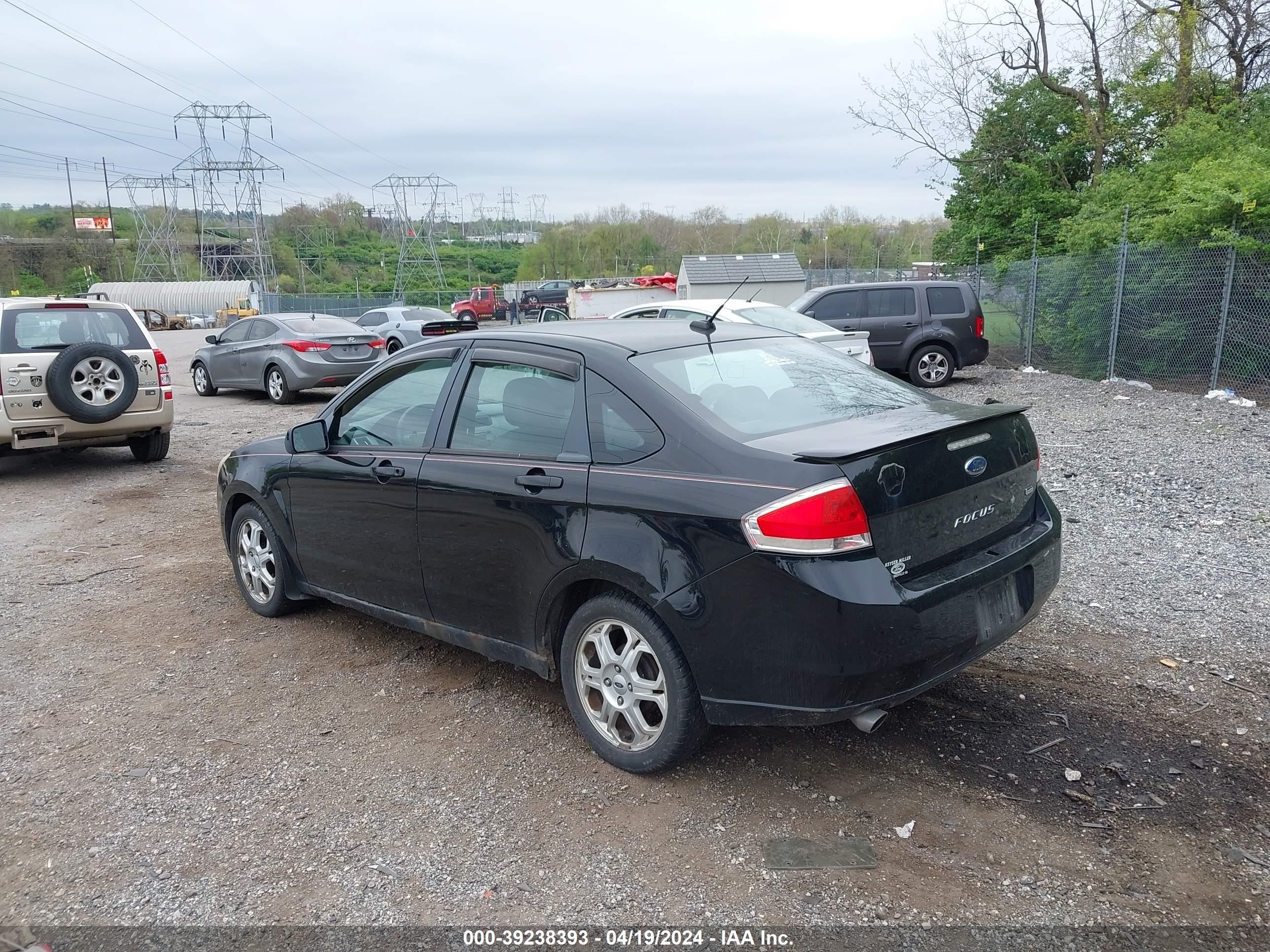 Photo 2 VIN: 1FAHP36N09W161760 - FORD FOCUS 