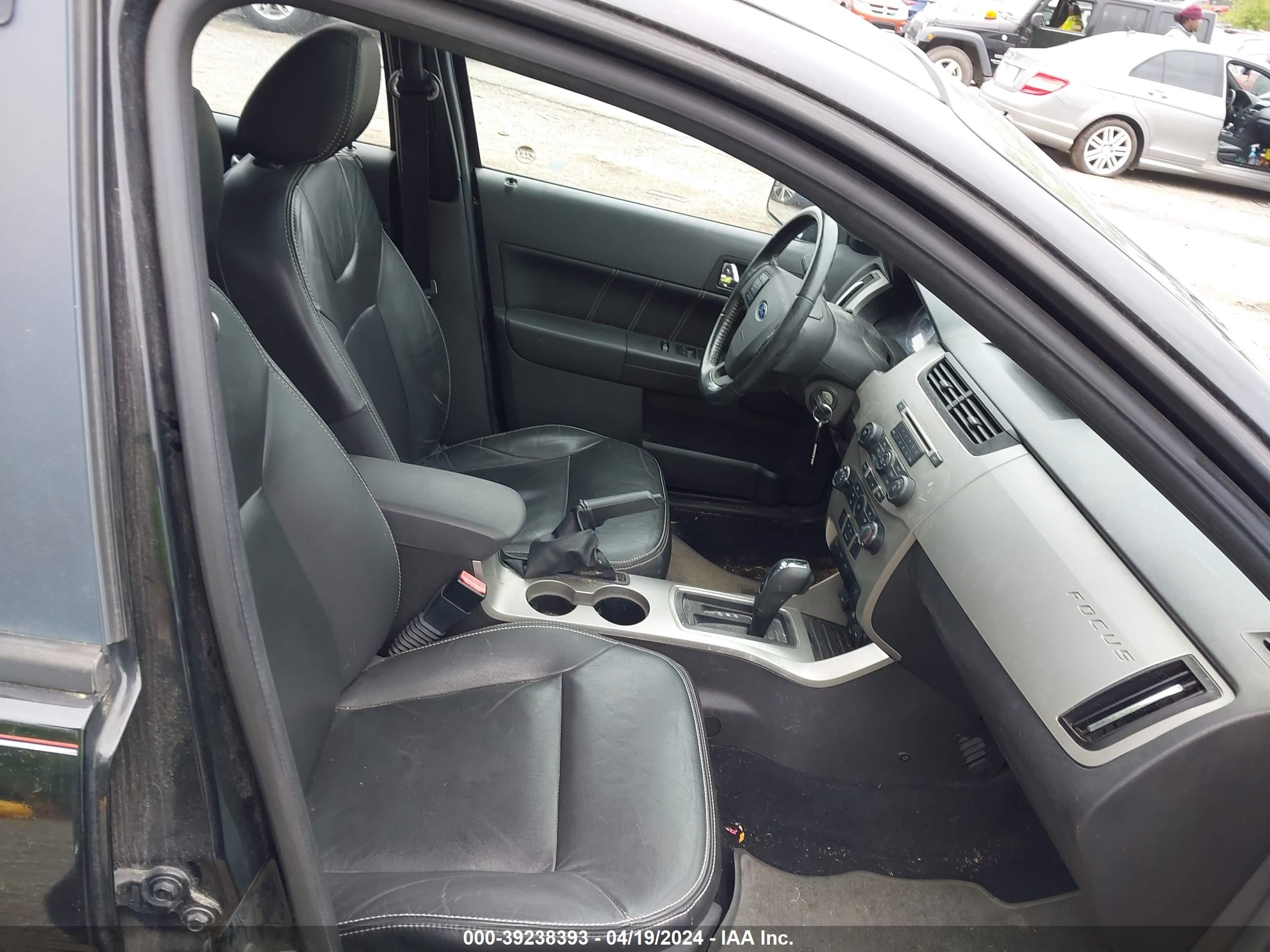 Photo 4 VIN: 1FAHP36N09W161760 - FORD FOCUS 