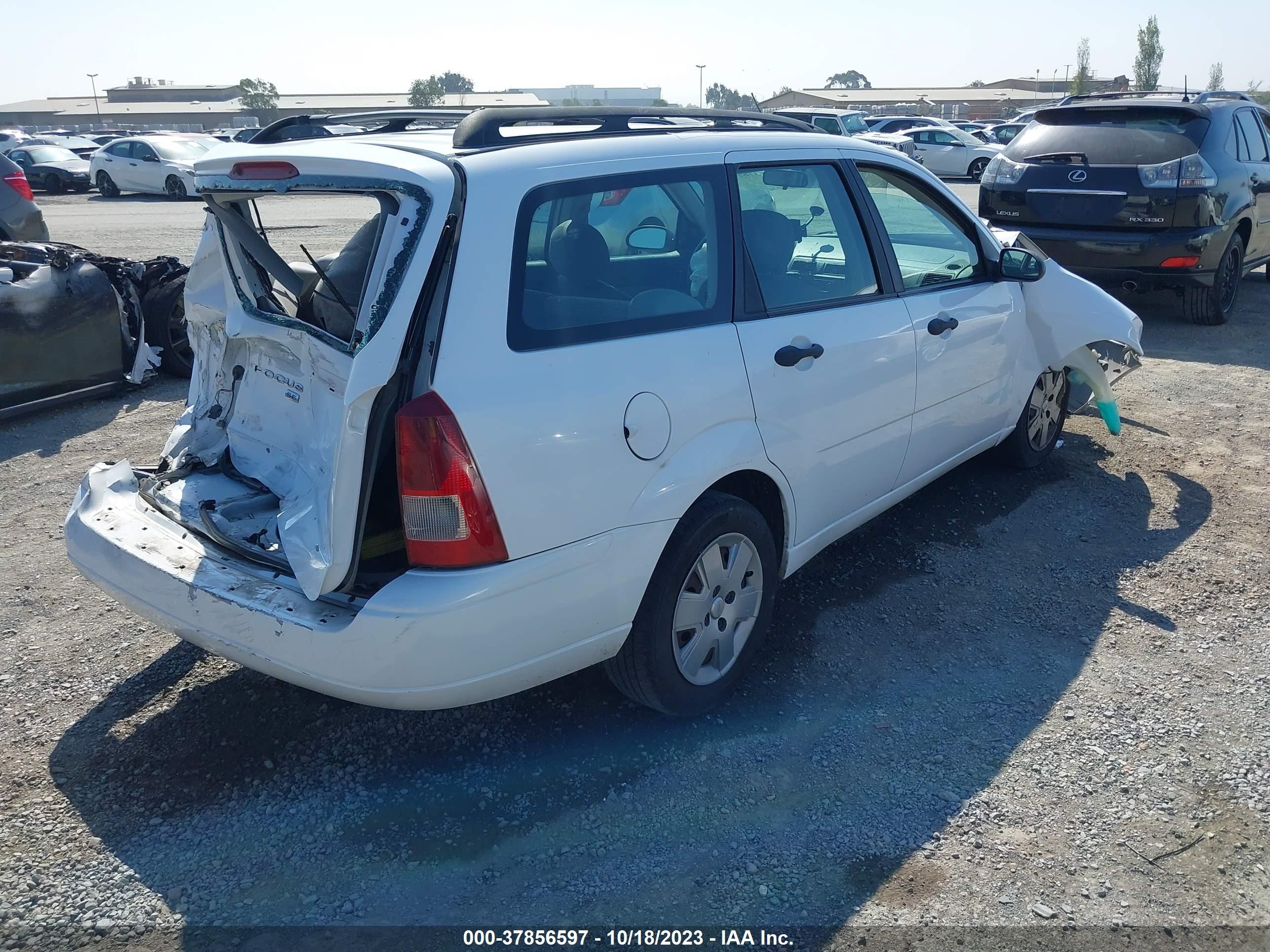 Photo 3 VIN: 1FAHP36N27W214892 - FORD FOCUS 