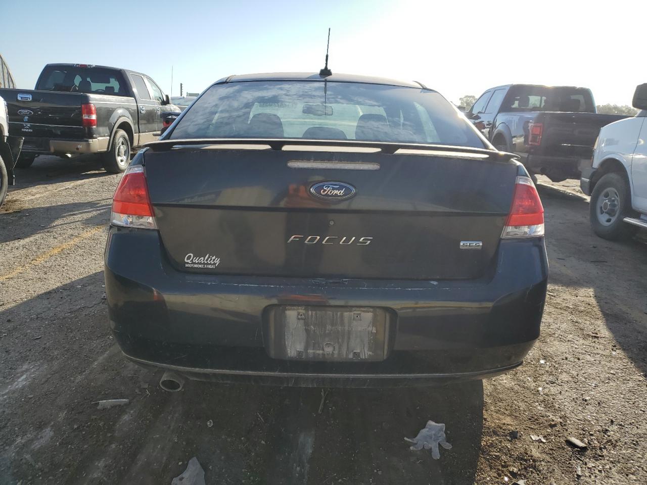 Photo 5 VIN: 1FAHP36N49W255575 - FORD FOCUS 