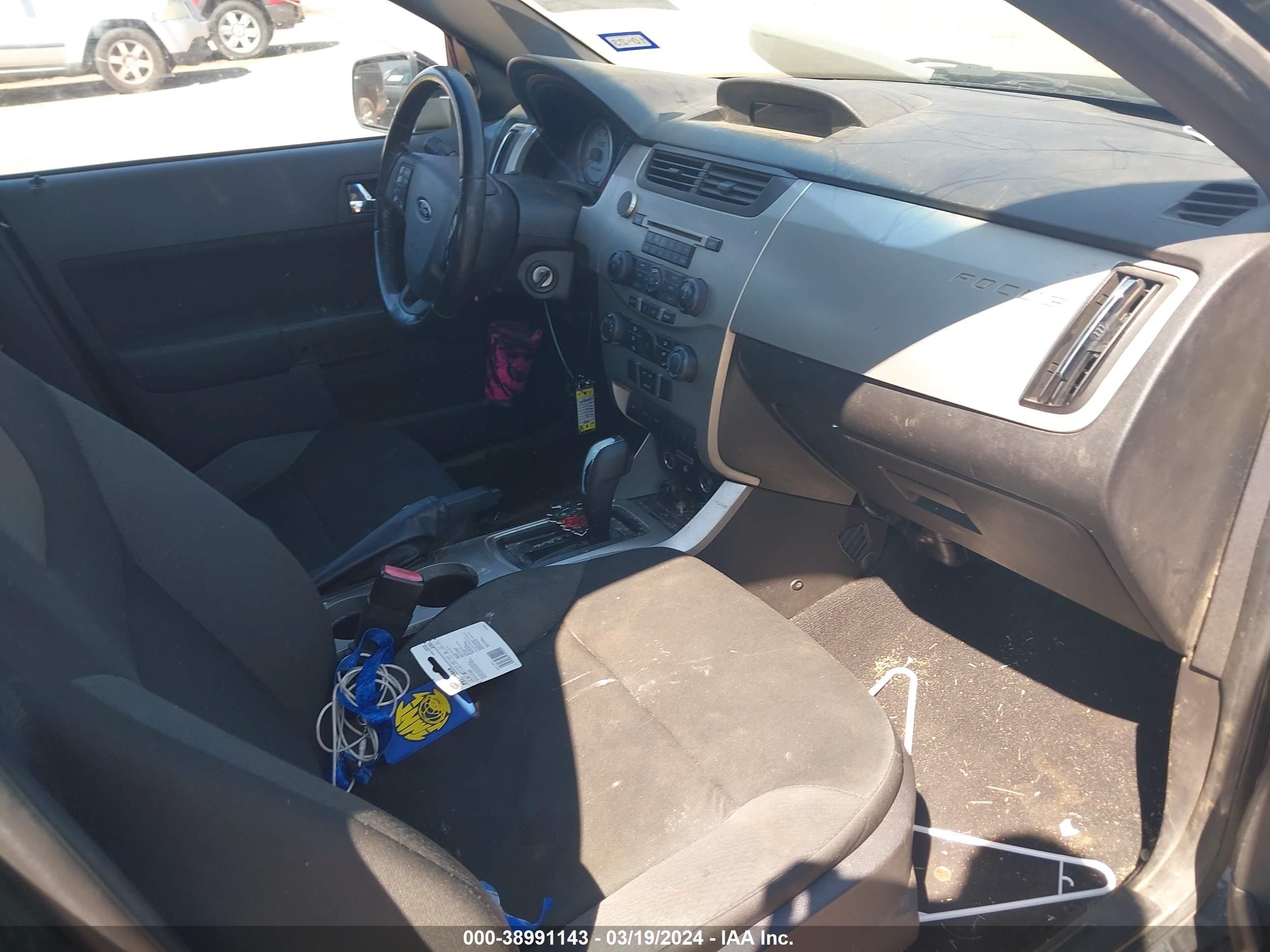 Photo 4 VIN: 1FAHP36N69W207740 - FORD FOCUS 