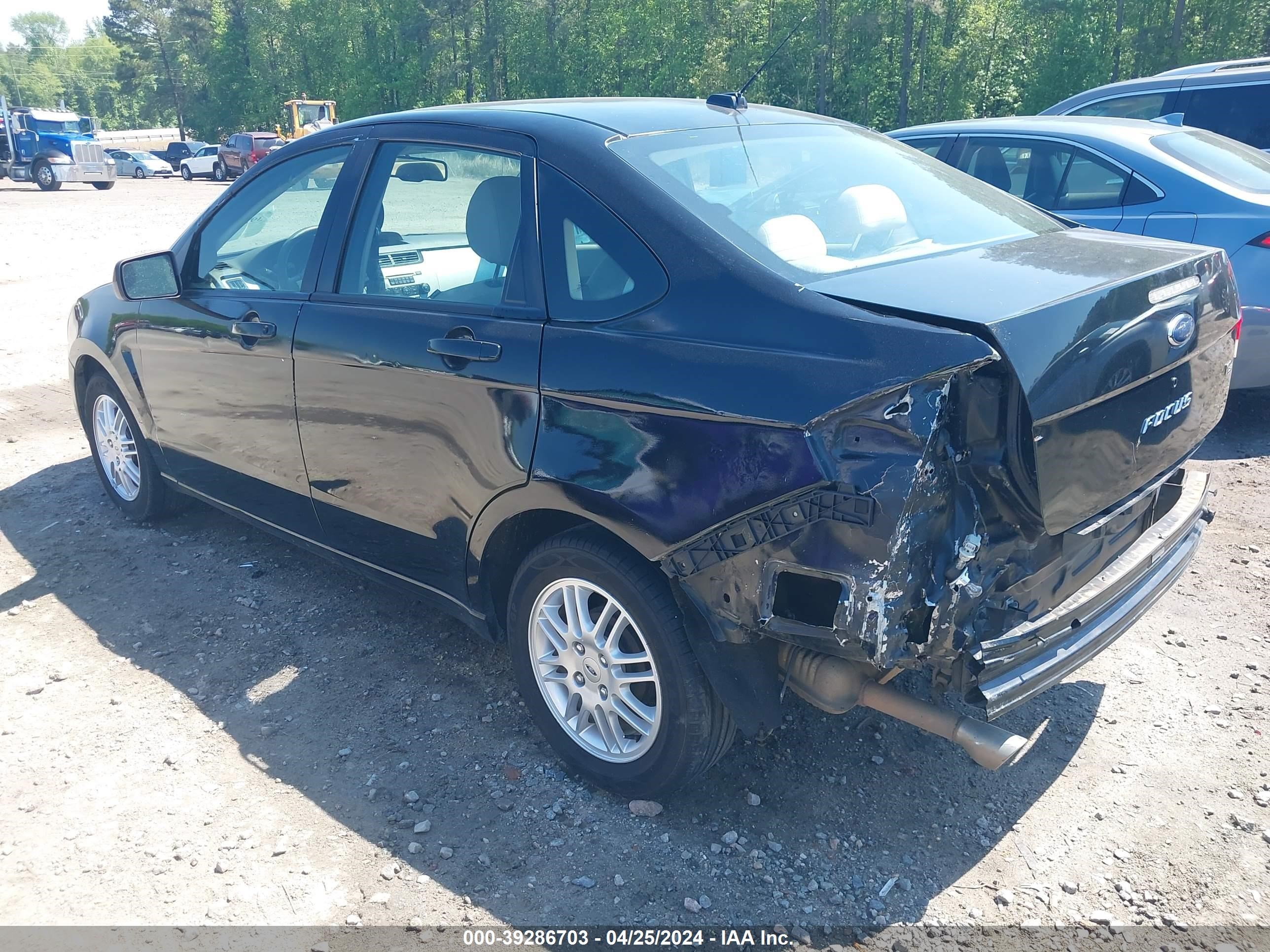 Photo 2 VIN: 1FAHP36N79W183819 - FORD FOCUS 