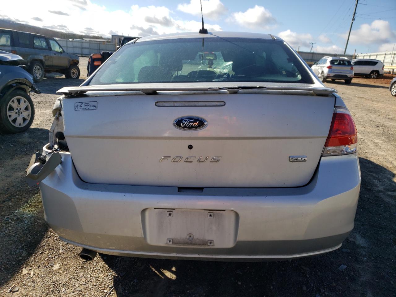 Photo 5 VIN: 1FAHP36N89W225835 - FORD FOCUS 