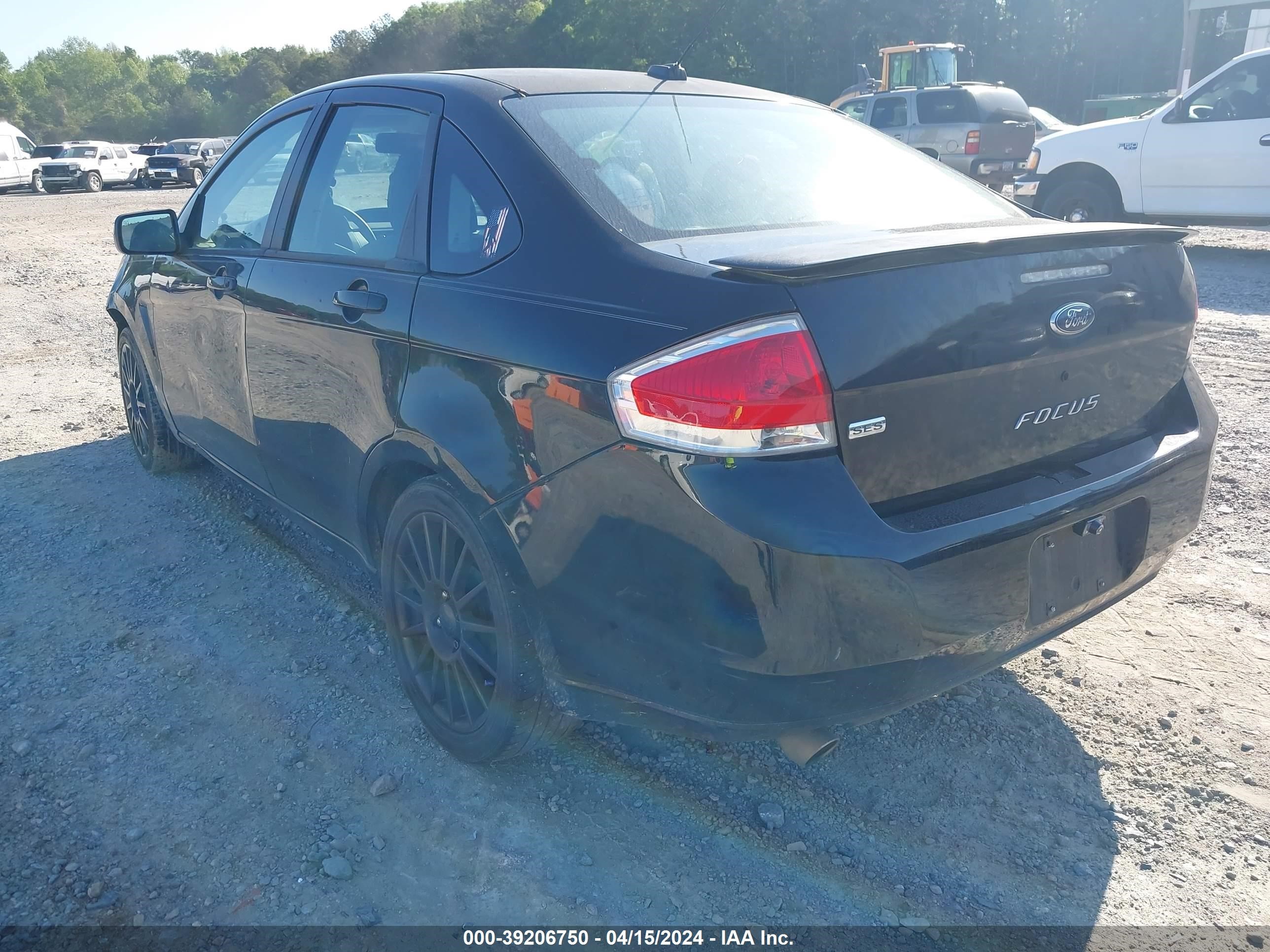 Photo 2 VIN: 1FAHP36N99W123329 - FORD FOCUS 