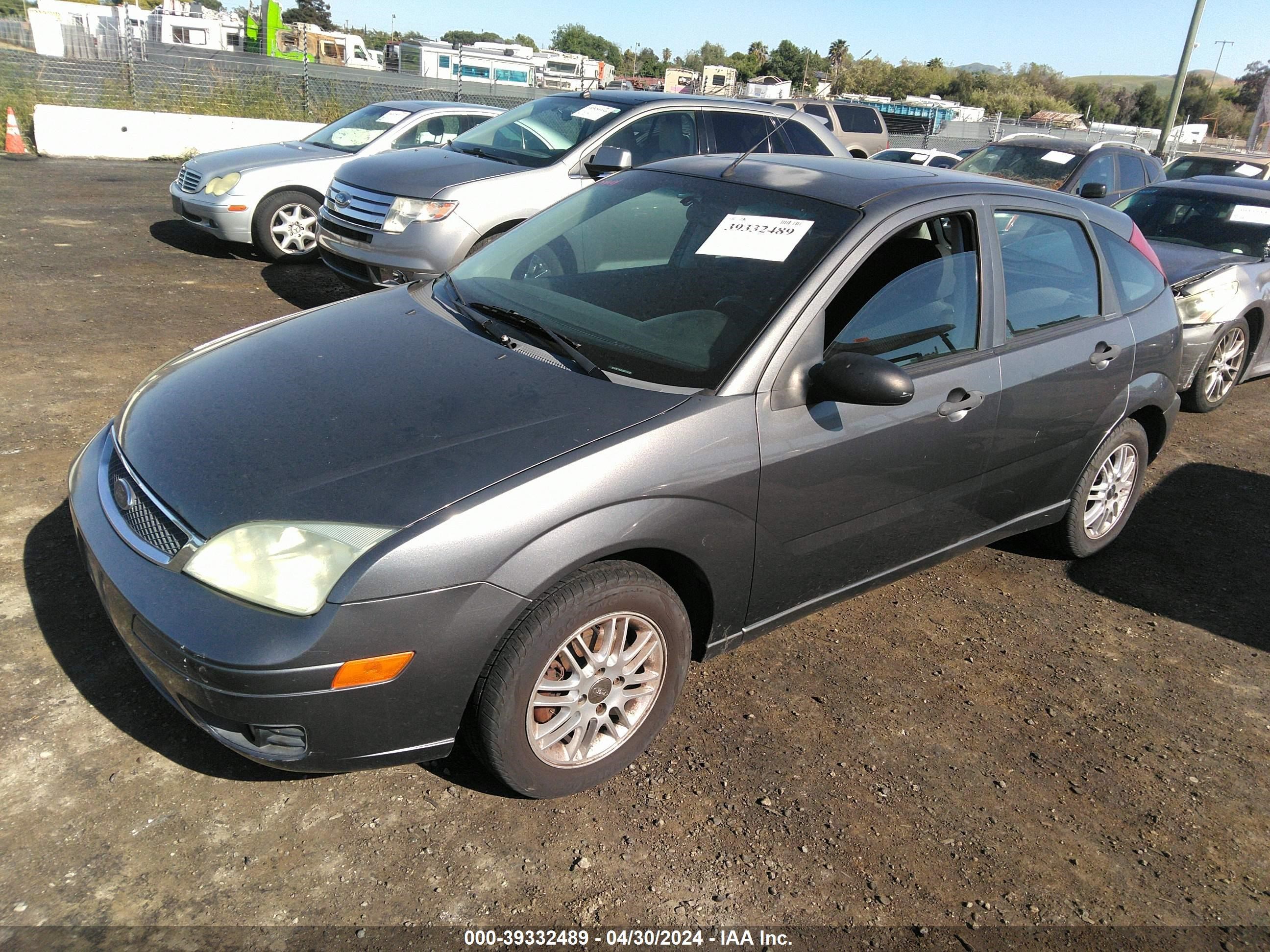 Photo 1 VIN: 1FAHP37N17W133672 - FORD FOCUS 