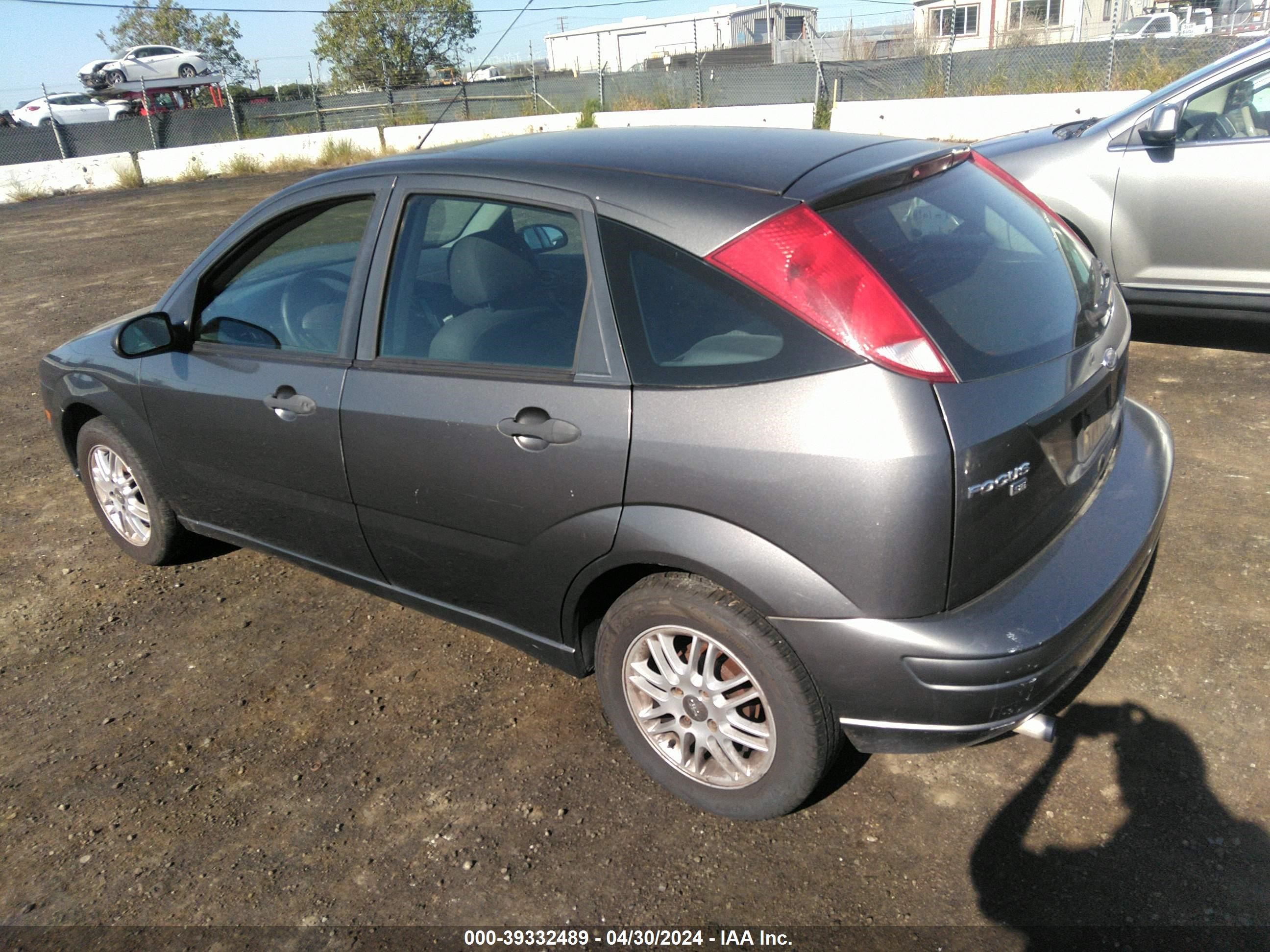 Photo 2 VIN: 1FAHP37N17W133672 - FORD FOCUS 