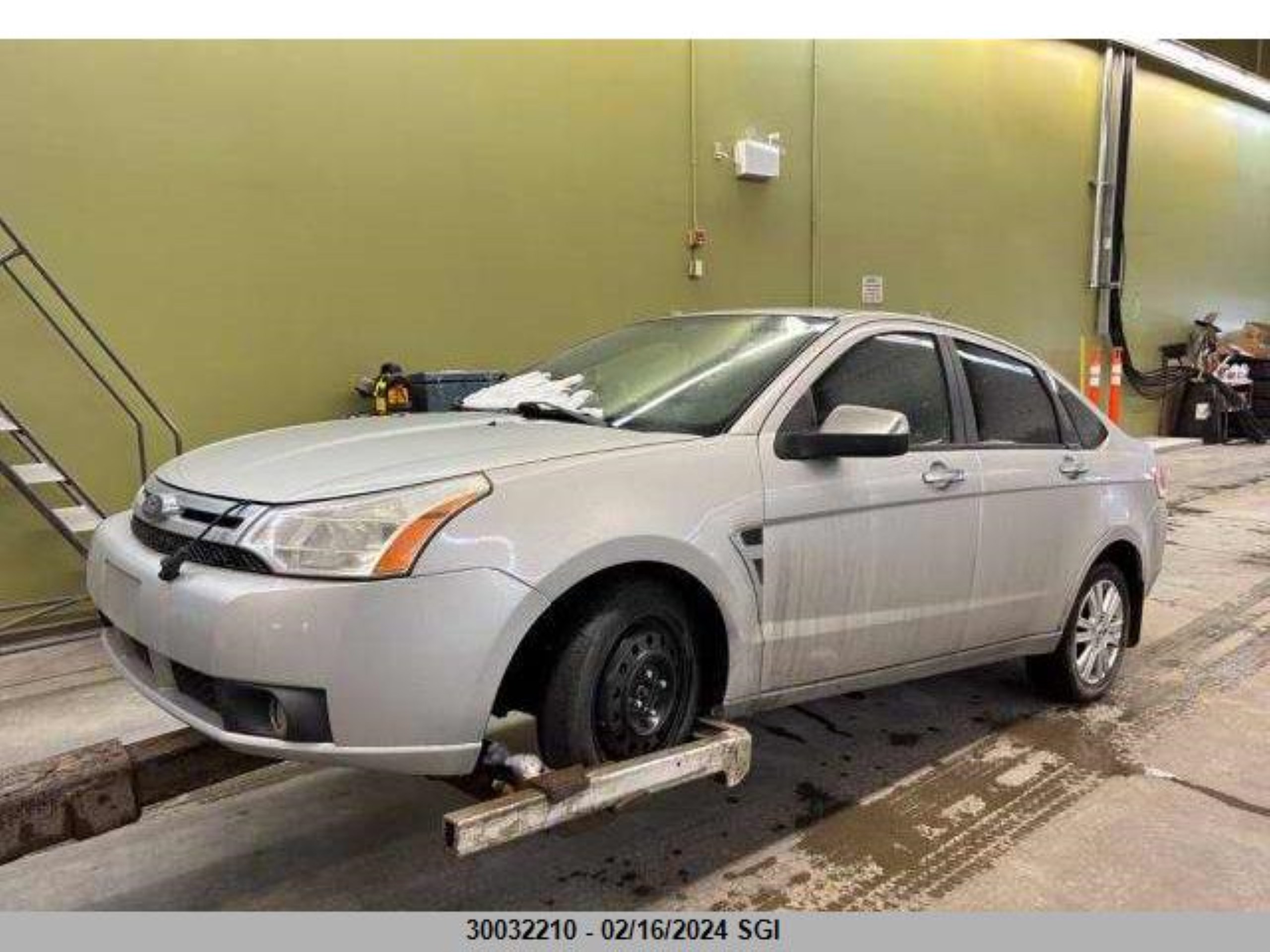 Photo 1 VIN: 1FAHP37N69W215304 - FORD FOCUS 