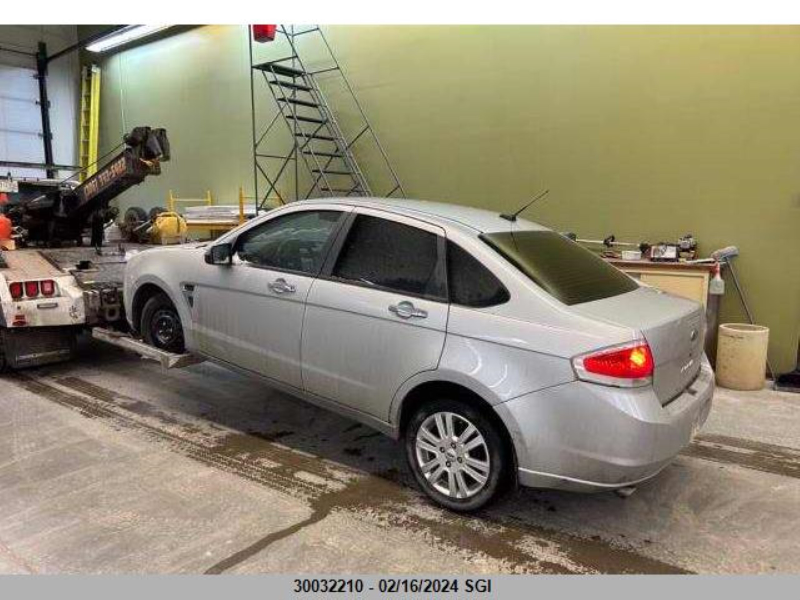 Photo 2 VIN: 1FAHP37N69W215304 - FORD FOCUS 