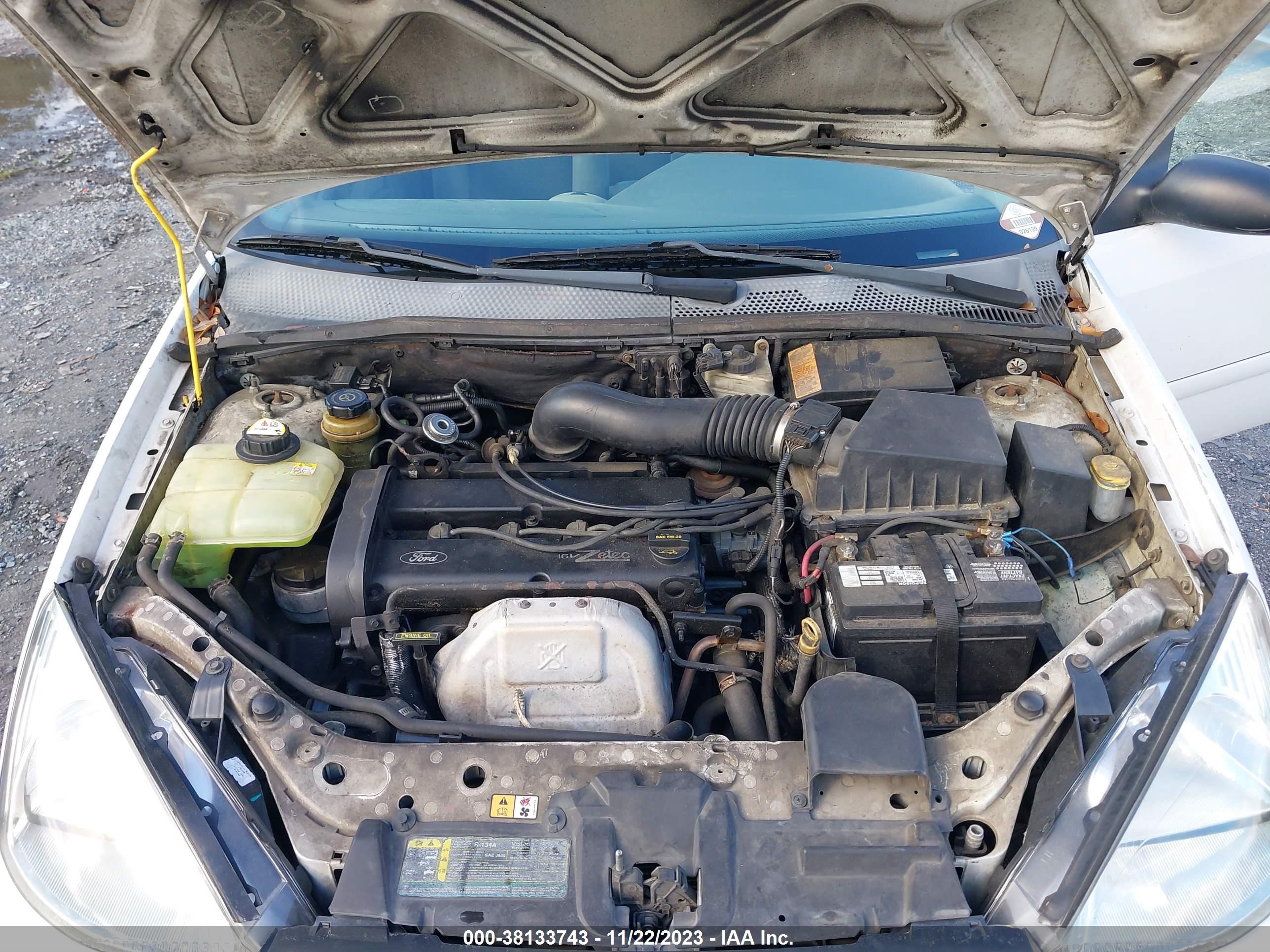 Photo 9 VIN: 1FAHP38362W343402 - FORD FOCUS 