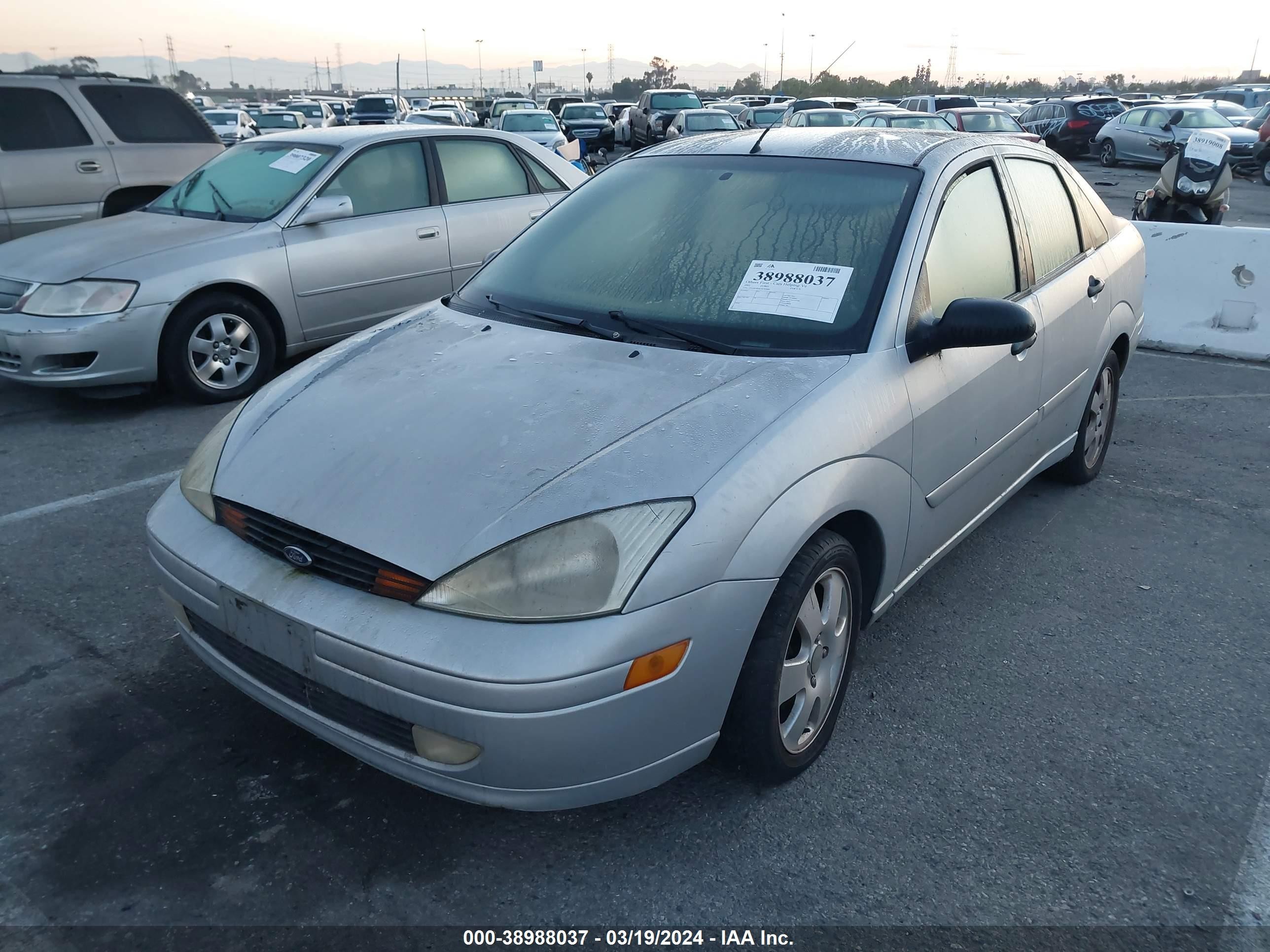 Photo 1 VIN: 1FAHP38381W362886 - FORD FOCUS 