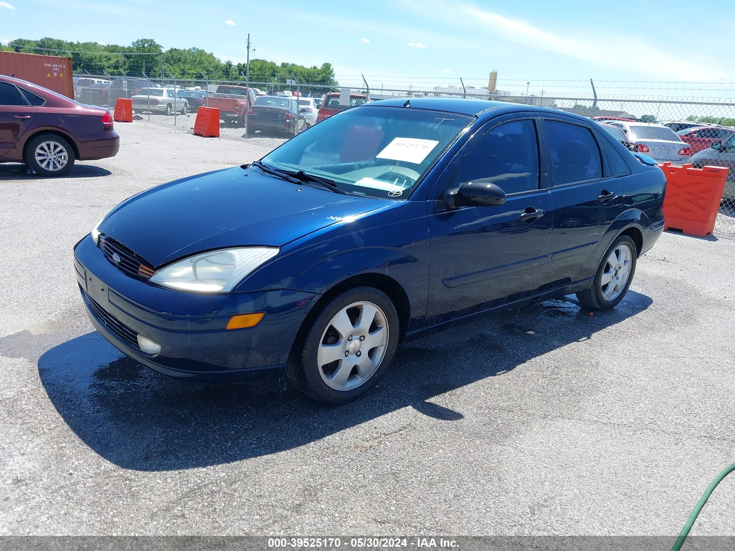 Photo 1 VIN: 1FAHP38391W257239 - FORD FOCUS 