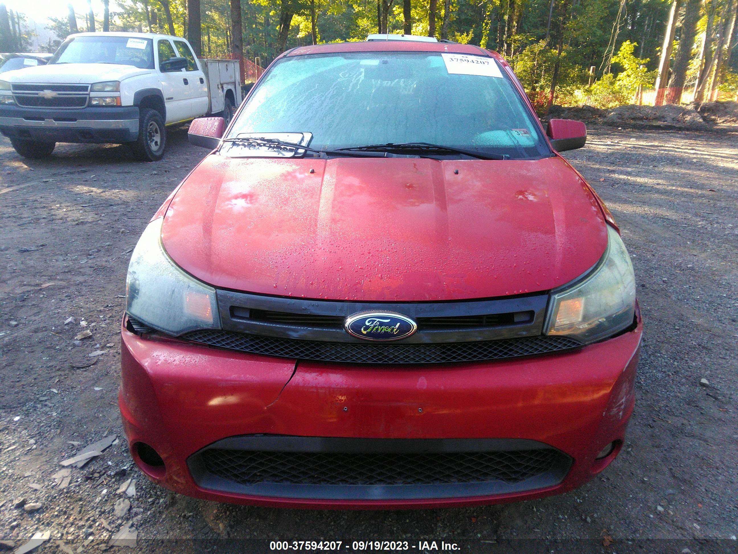 Photo 10 VIN: 1FAHP3DN7AW107136 - FORD FOCUS 