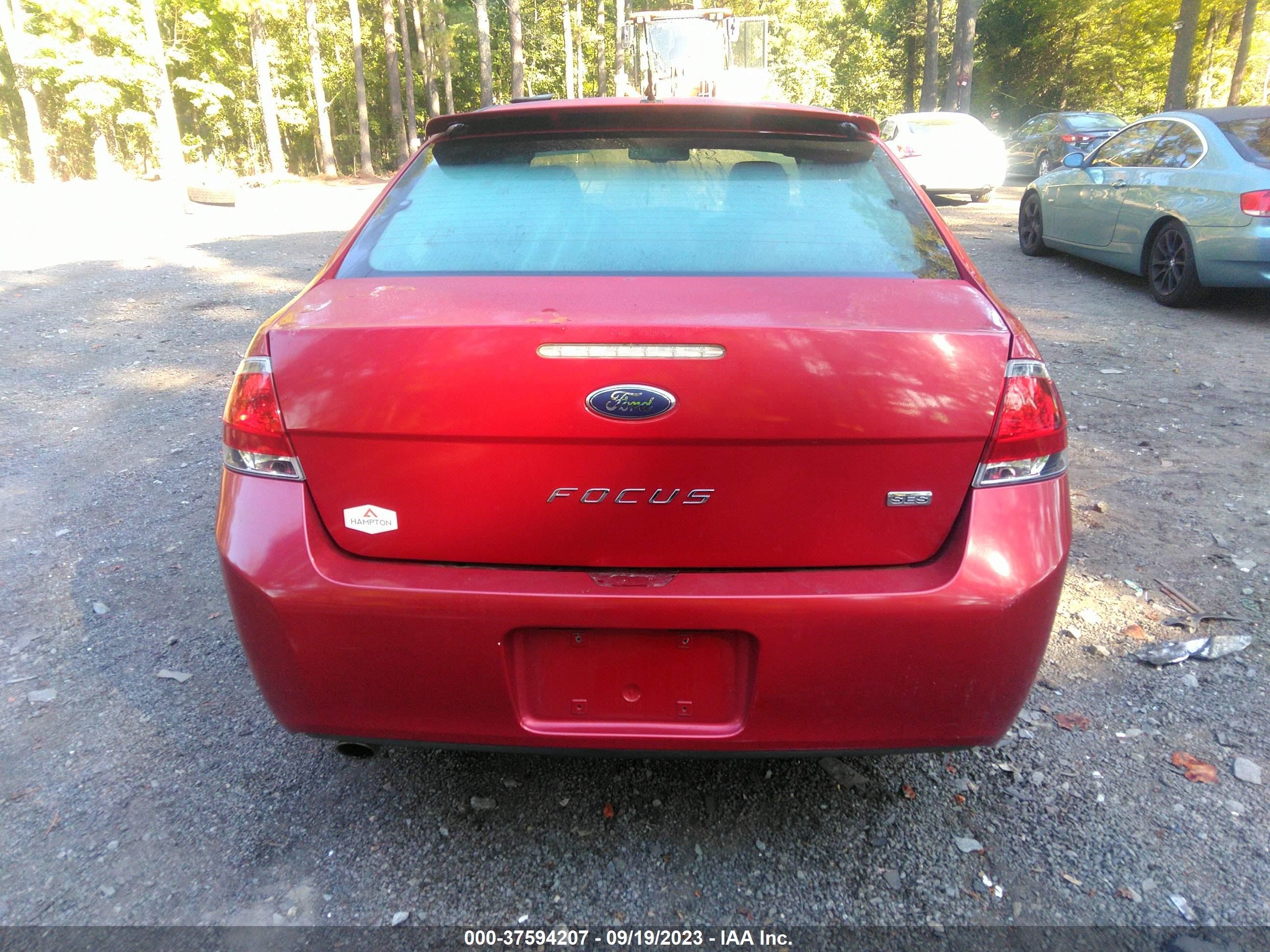 Photo 14 VIN: 1FAHP3DN7AW107136 - FORD FOCUS 