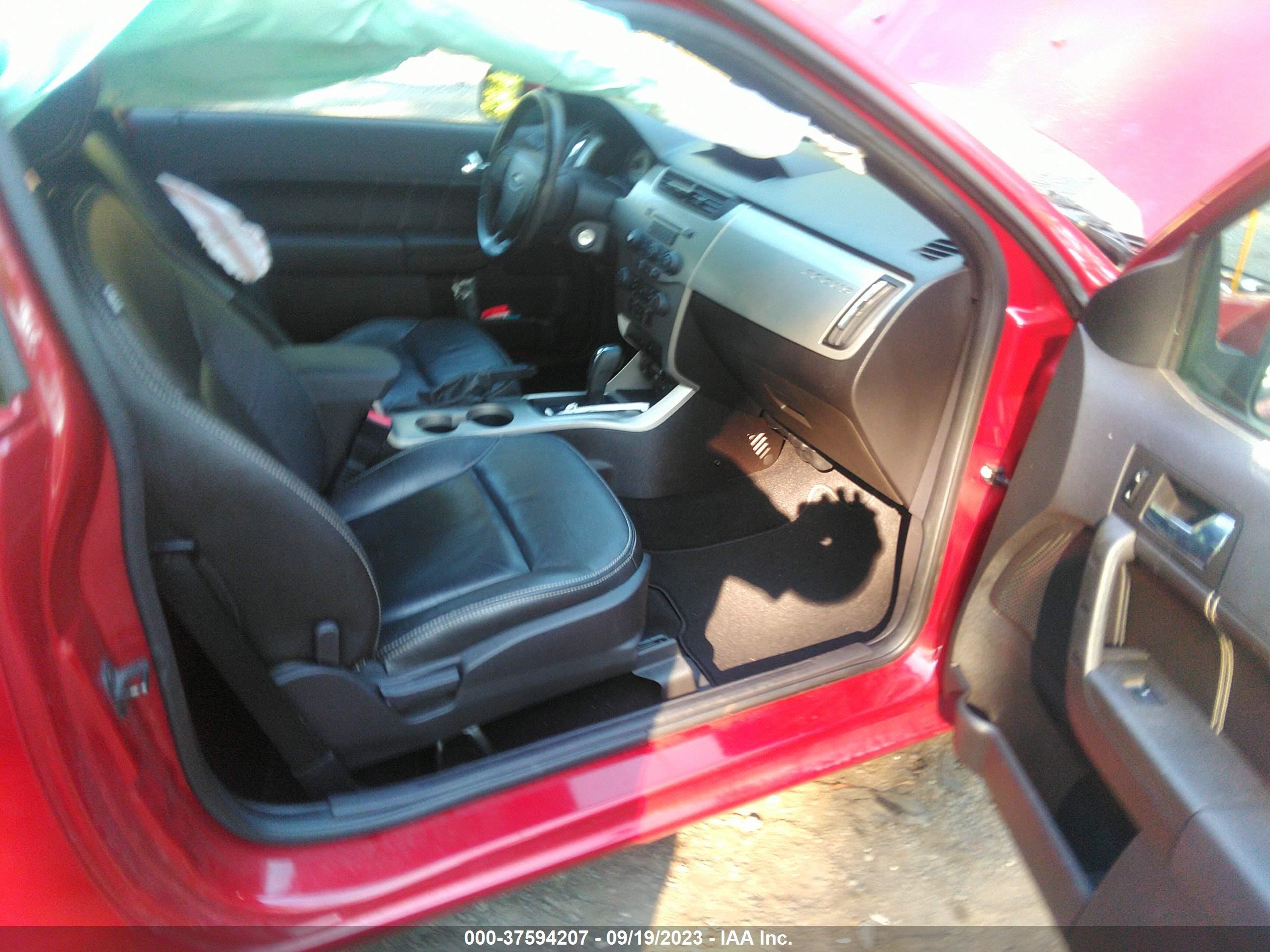 Photo 4 VIN: 1FAHP3DN7AW107136 - FORD FOCUS 