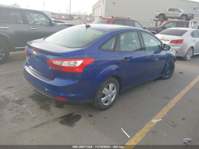 Photo 3 VIN: 1FAHP3E23CL318861 - FORD FOCUS 