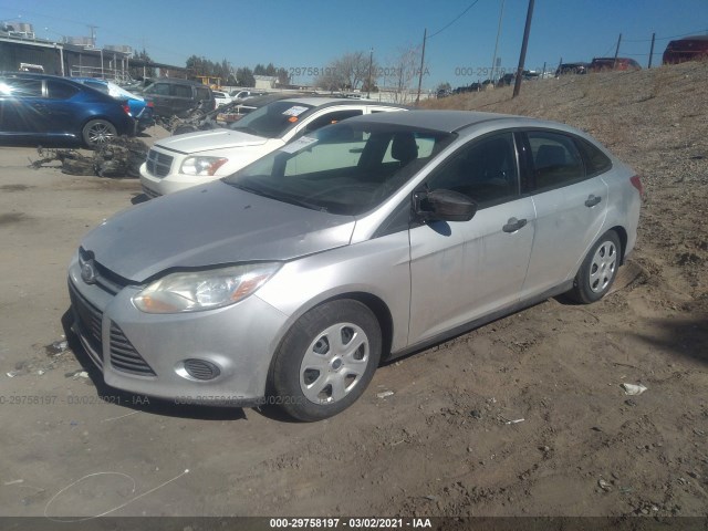 Photo 1 VIN: 1FAHP3E24CL362321 - FORD FOCUS 