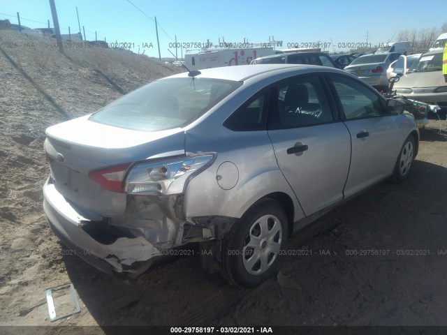 Photo 3 VIN: 1FAHP3E24CL362321 - FORD FOCUS 