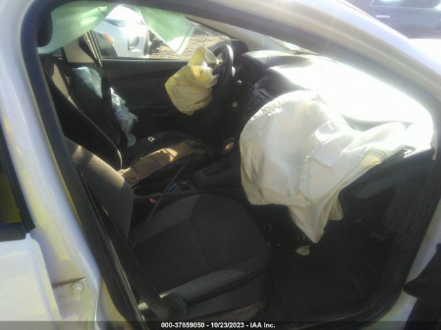 Photo 4 VIN: 1FAHP3E25CL454974 - FORD FOCUS 