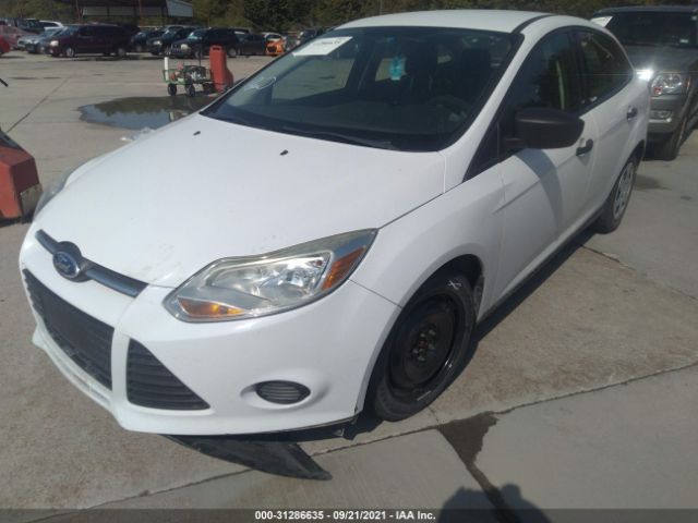 Photo 1 VIN: 1FAHP3E26CL174187 - FORD FOCUS 