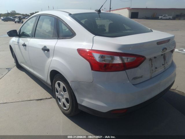 Photo 2 VIN: 1FAHP3E26CL174187 - FORD FOCUS 