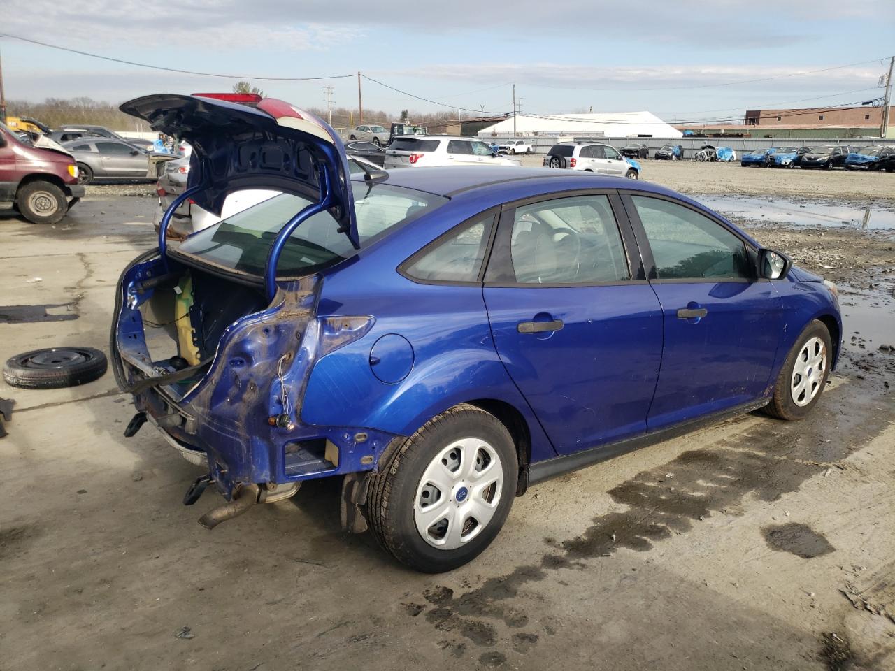 Photo 2 VIN: 1FAHP3E26CL251818 - FORD FOCUS 