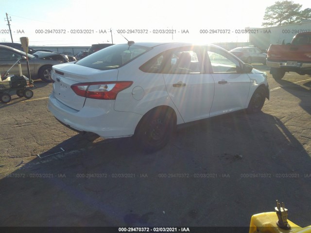 Photo 3 VIN: 1FAHP3E28CL258401 - FORD FOCUS 