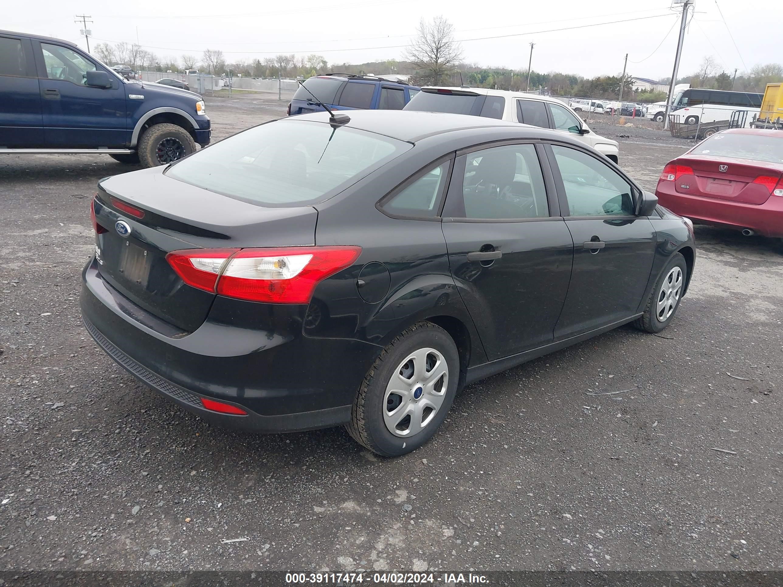 Photo 3 VIN: 1FAHP3E2XCL271084 - FORD FOCUS 